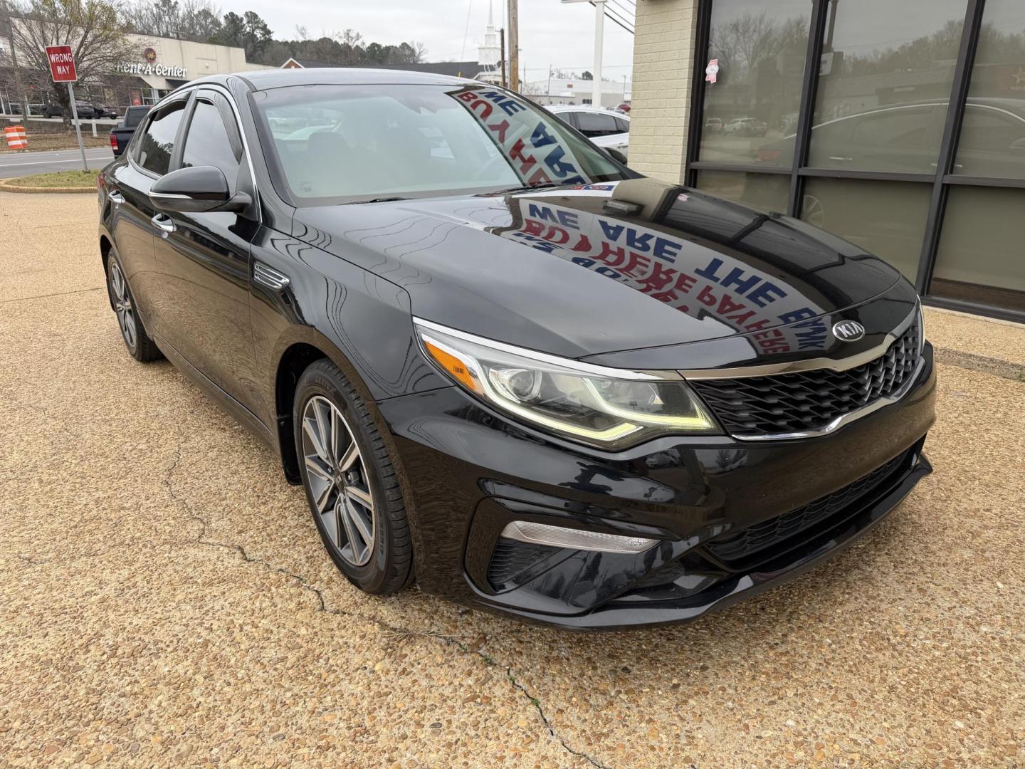 2019 Kia Optima LX's photo
