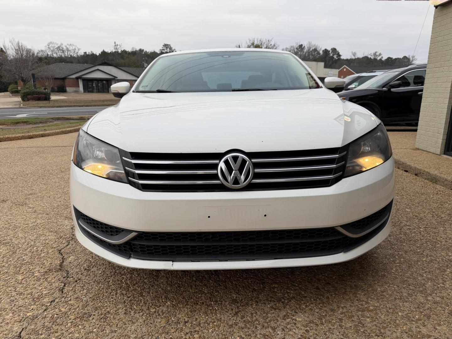 2014 WHITE VOLKSWAGEN PASSAT SE (1VWBT7A35EC) , located at 922 W. Beacon St., Philadelphia, MS, 39350, (601) 650-3675, 32.770447, -89.127151 - Photo#1