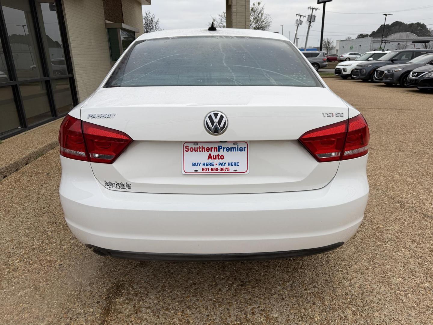 2014 WHITE VOLKSWAGEN PASSAT SE (1VWBT7A35EC) , located at 922 W. Beacon St., Philadelphia, MS, 39350, (601) 650-3675, 32.770447, -89.127151 - Photo#4