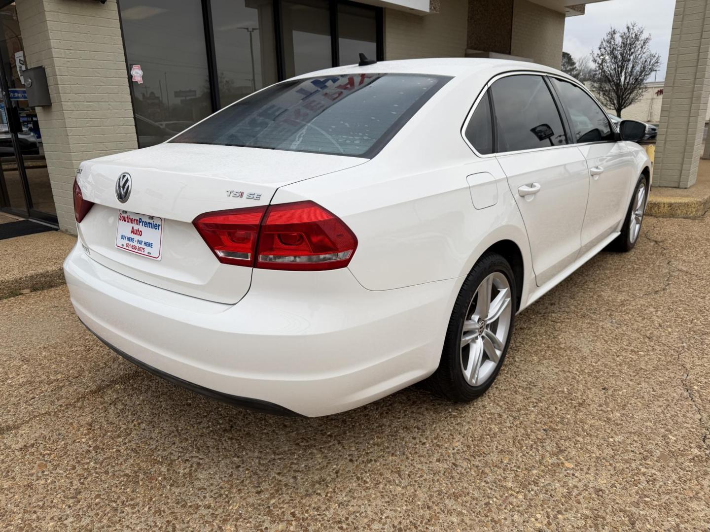 2014 WHITE VOLKSWAGEN PASSAT SE (1VWBT7A35EC) , located at 922 W. Beacon St., Philadelphia, MS, 39350, (601) 650-3675, 32.770447, -89.127151 - Photo#5