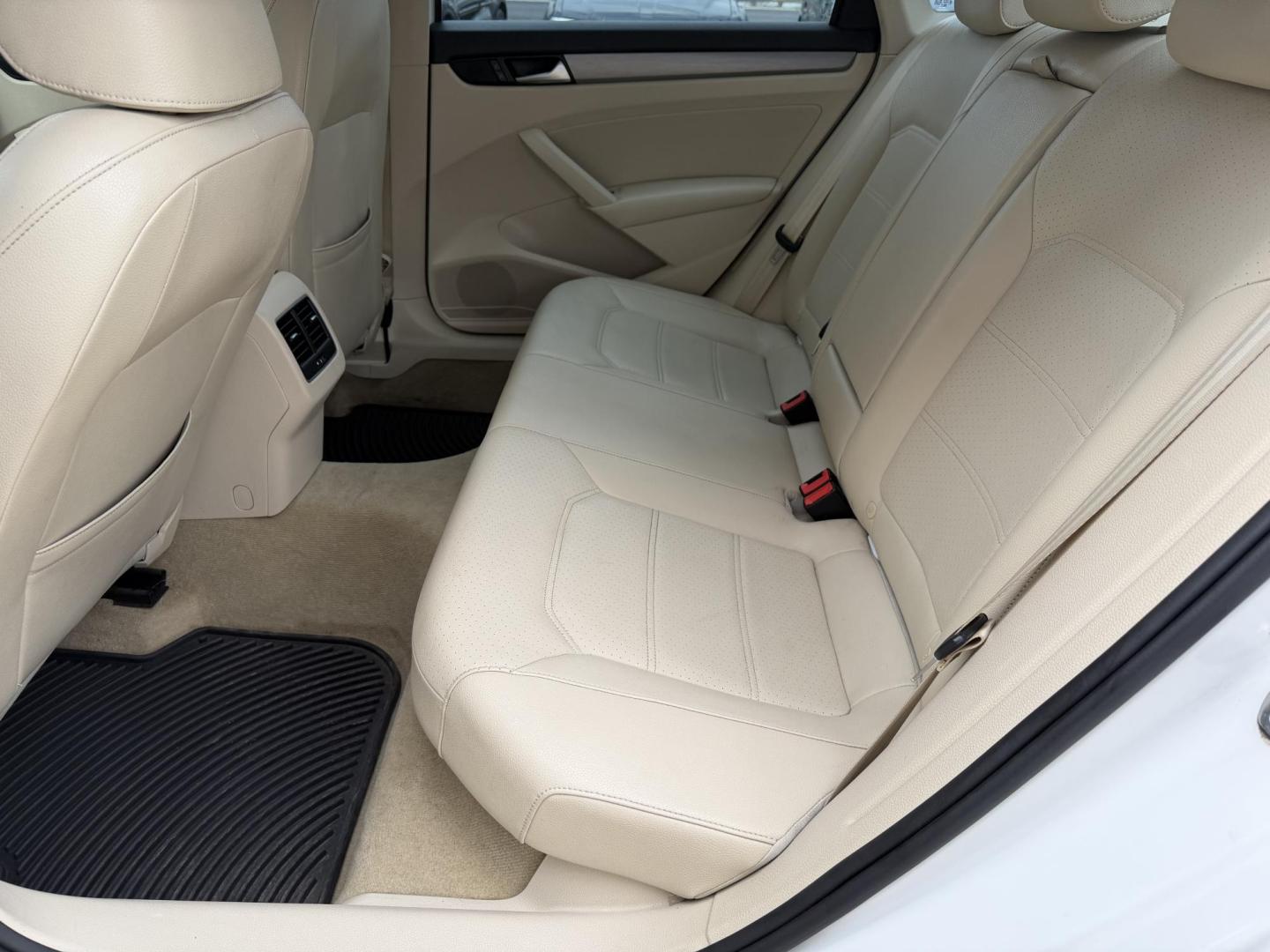 2014 WHITE VOLKSWAGEN PASSAT SE (1VWBT7A35EC) , located at 922 W. Beacon St., Philadelphia, MS, 39350, (601) 650-3675, 32.770447, -89.127151 - Photo#13