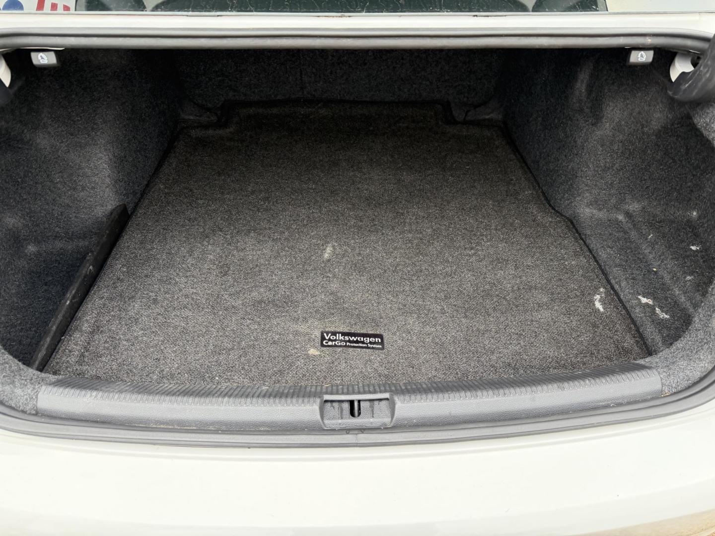 2014 WHITE VOLKSWAGEN PASSAT SE (1VWBT7A35EC) , located at 922 W. Beacon St., Philadelphia, MS, 39350, (601) 650-3675, 32.770447, -89.127151 - Photo#19