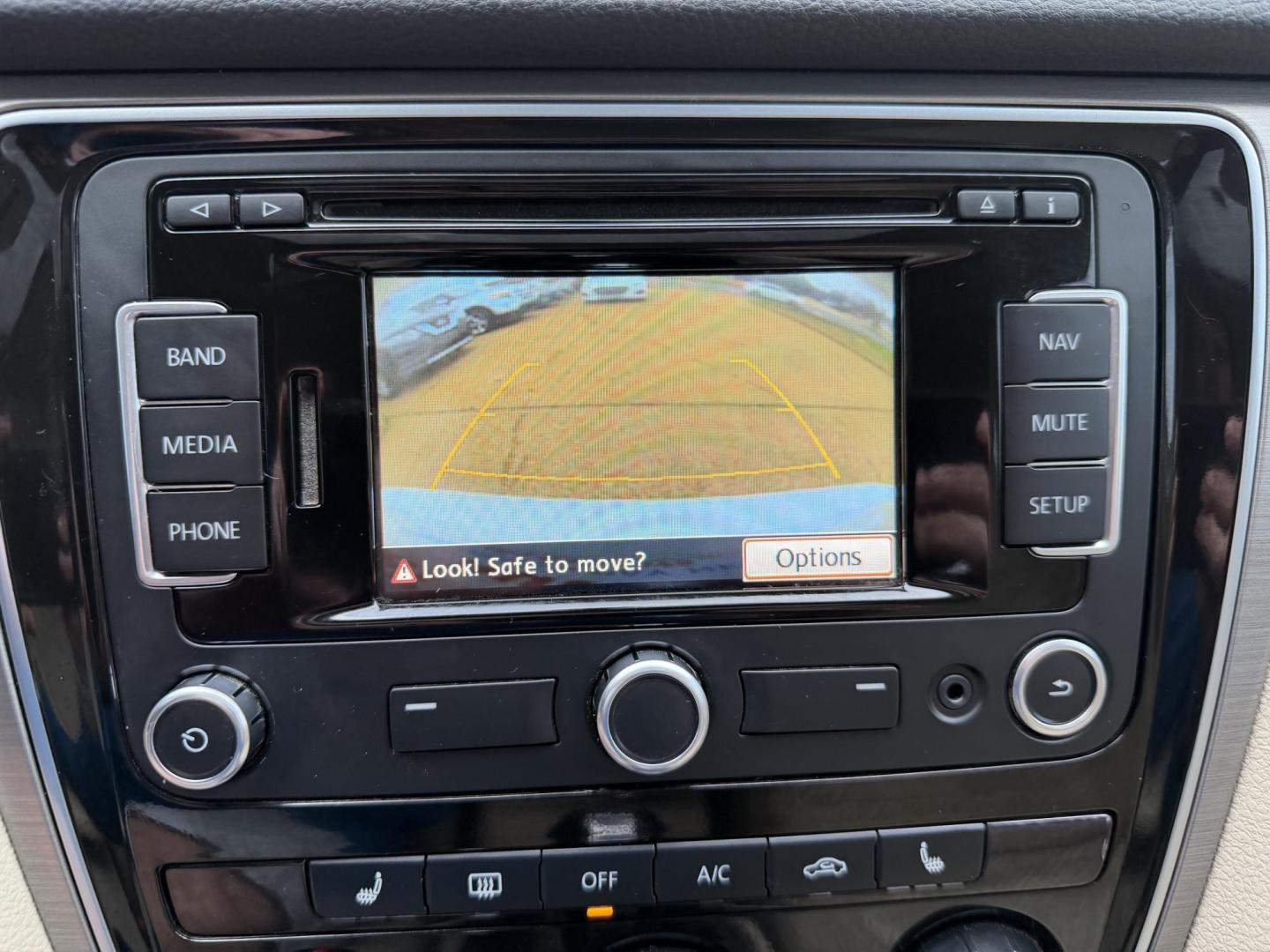 2014 WHITE VOLKSWAGEN PASSAT SE (1VWBT7A35EC) , located at 922 W. Beacon St., Philadelphia, MS, 39350, (601) 650-3675, 32.770447, -89.127151 - Photo#18