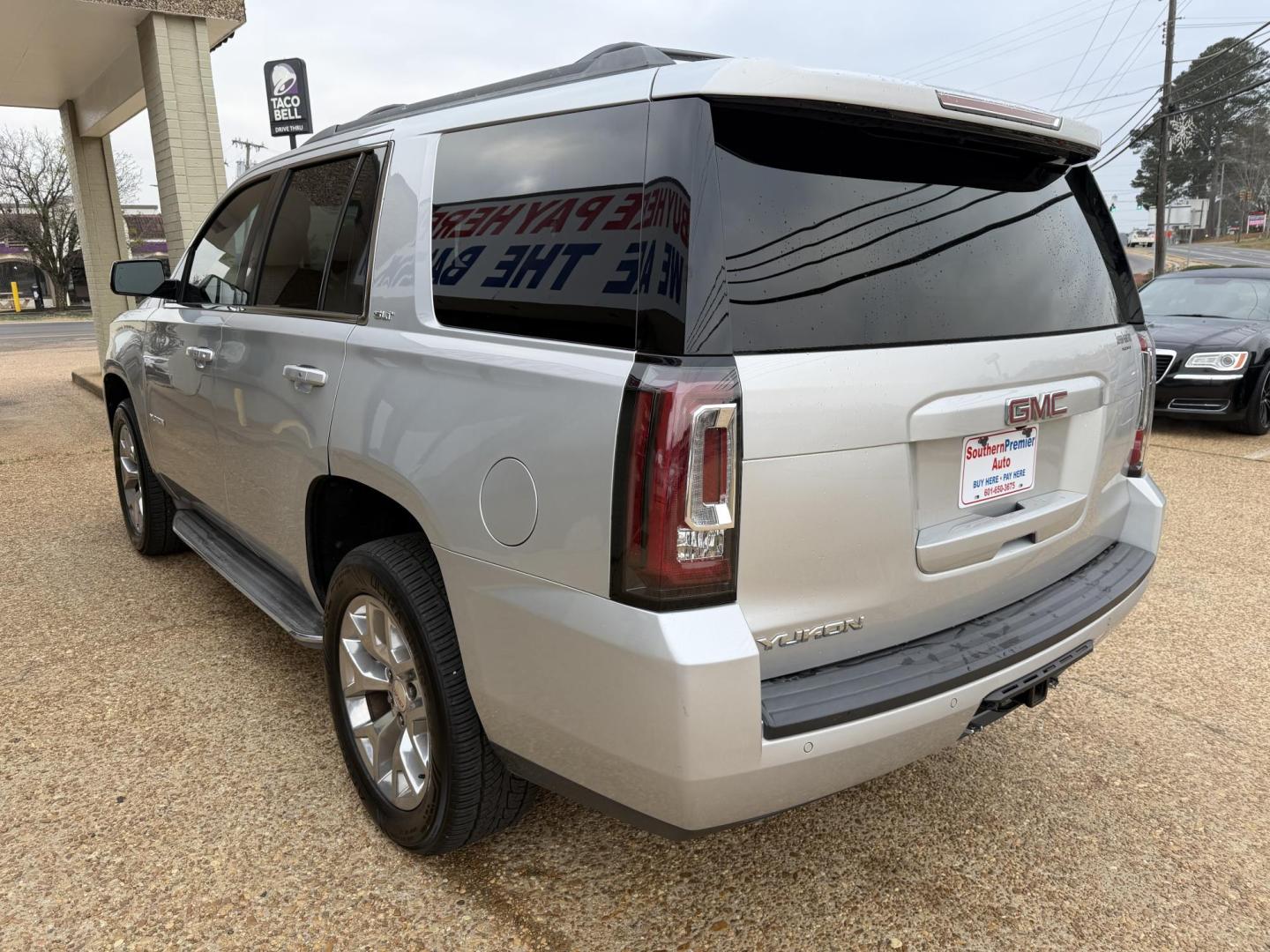 2015 SILVER GMC YUKON SLT (1GKS2BKC0FR) , located at 922 W. Beacon St., Philadelphia, MS, 39350, (601) 650-3675, 32.770447, -89.127151 - Photo#3