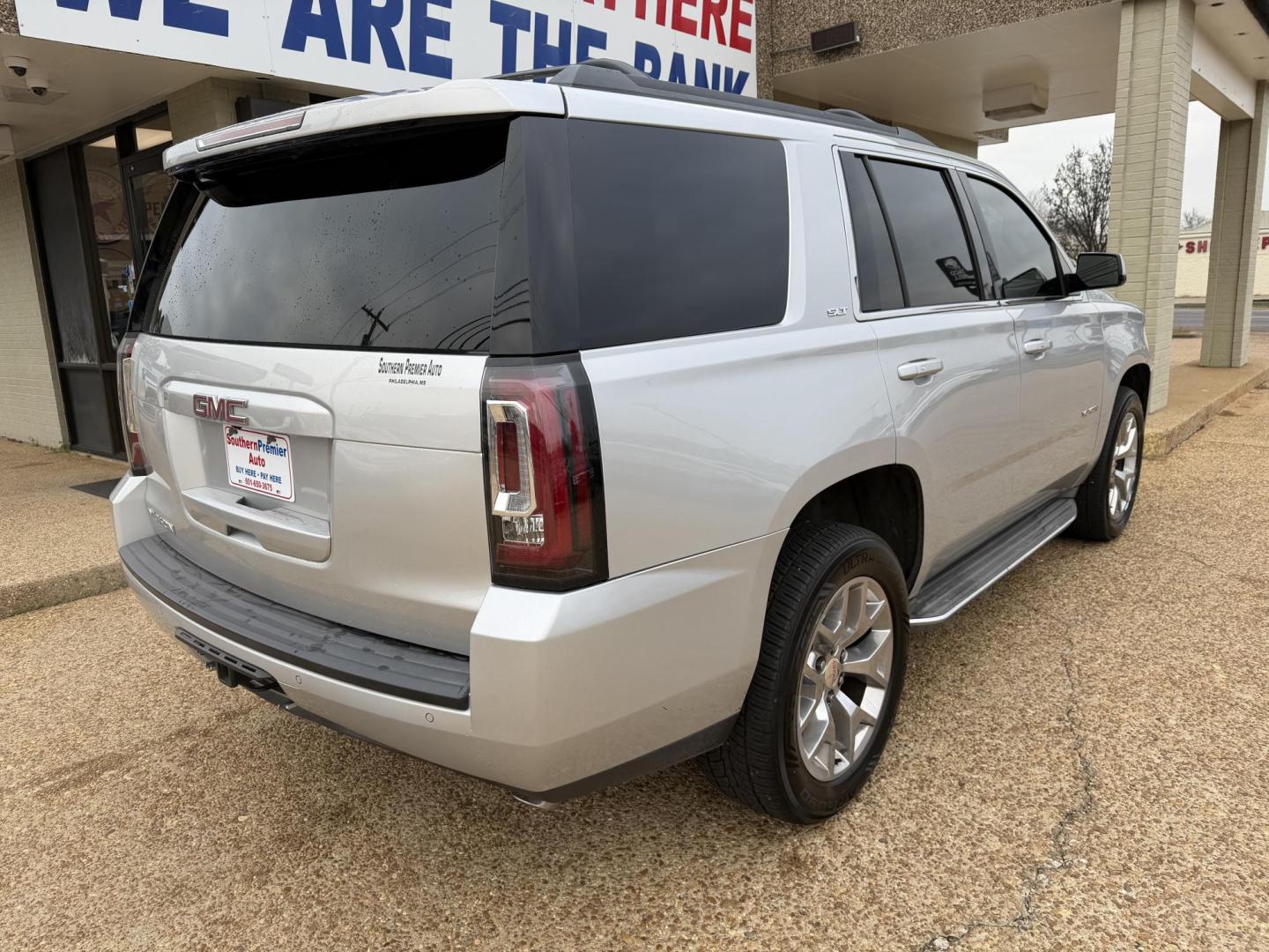 2015 SILVER GMC YUKON SLT (1GKS2BKC0FR) , located at 922 W. Beacon St., Philadelphia, MS, 39350, (601) 650-3675, 32.770447, -89.127151 - Photo#5