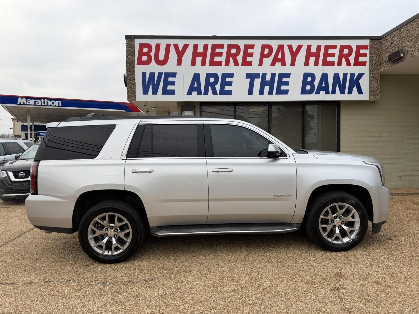 2015 SILVER GMC YUKON SLT (1GKS2BKC0FR) , located at 922 W. Beacon St., Philadelphia, MS, 39350, (601) 650-3675, 32.770447, -89.127151 - Photo#6
