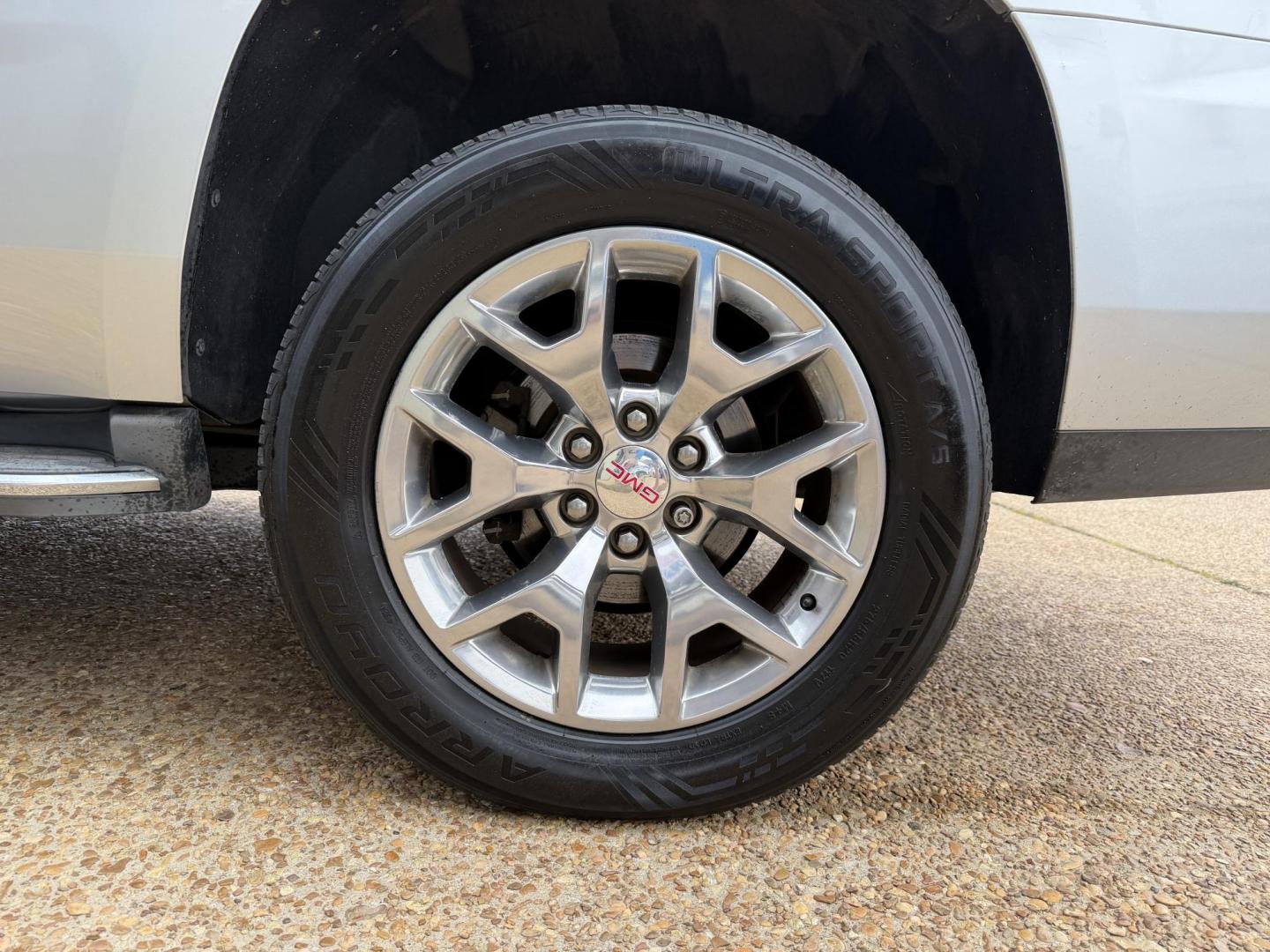 2015 SILVER GMC YUKON SLT (1GKS2BKC0FR) , located at 922 W. Beacon St., Philadelphia, MS, 39350, (601) 650-3675, 32.770447, -89.127151 - Photo#7