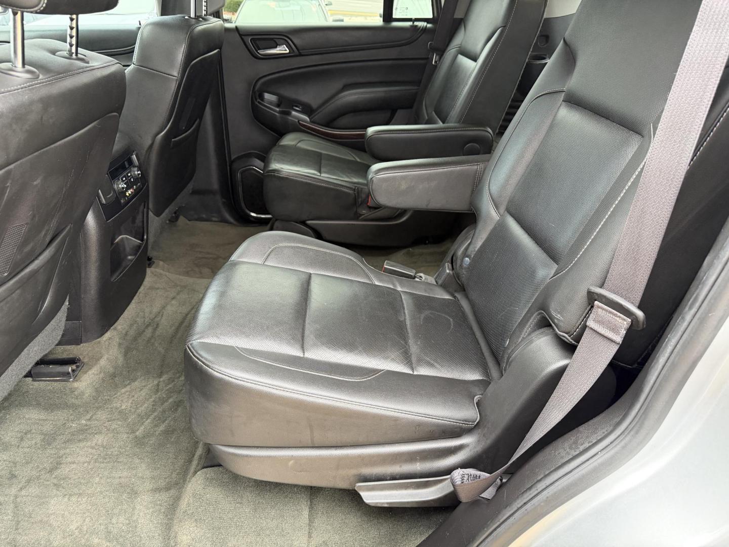 2015 SILVER GMC YUKON SLT (1GKS2BKC0FR) , located at 922 W. Beacon St., Philadelphia, MS, 39350, (601) 650-3675, 32.770447, -89.127151 - Photo#13