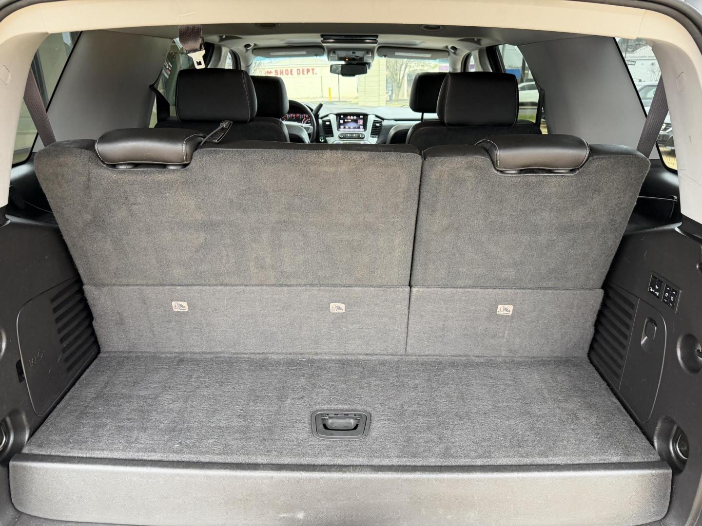 2015 SILVER GMC YUKON SLT (1GKS2BKC0FR) , located at 922 W. Beacon St., Philadelphia, MS, 39350, (601) 650-3675, 32.770447, -89.127151 - Photo#20