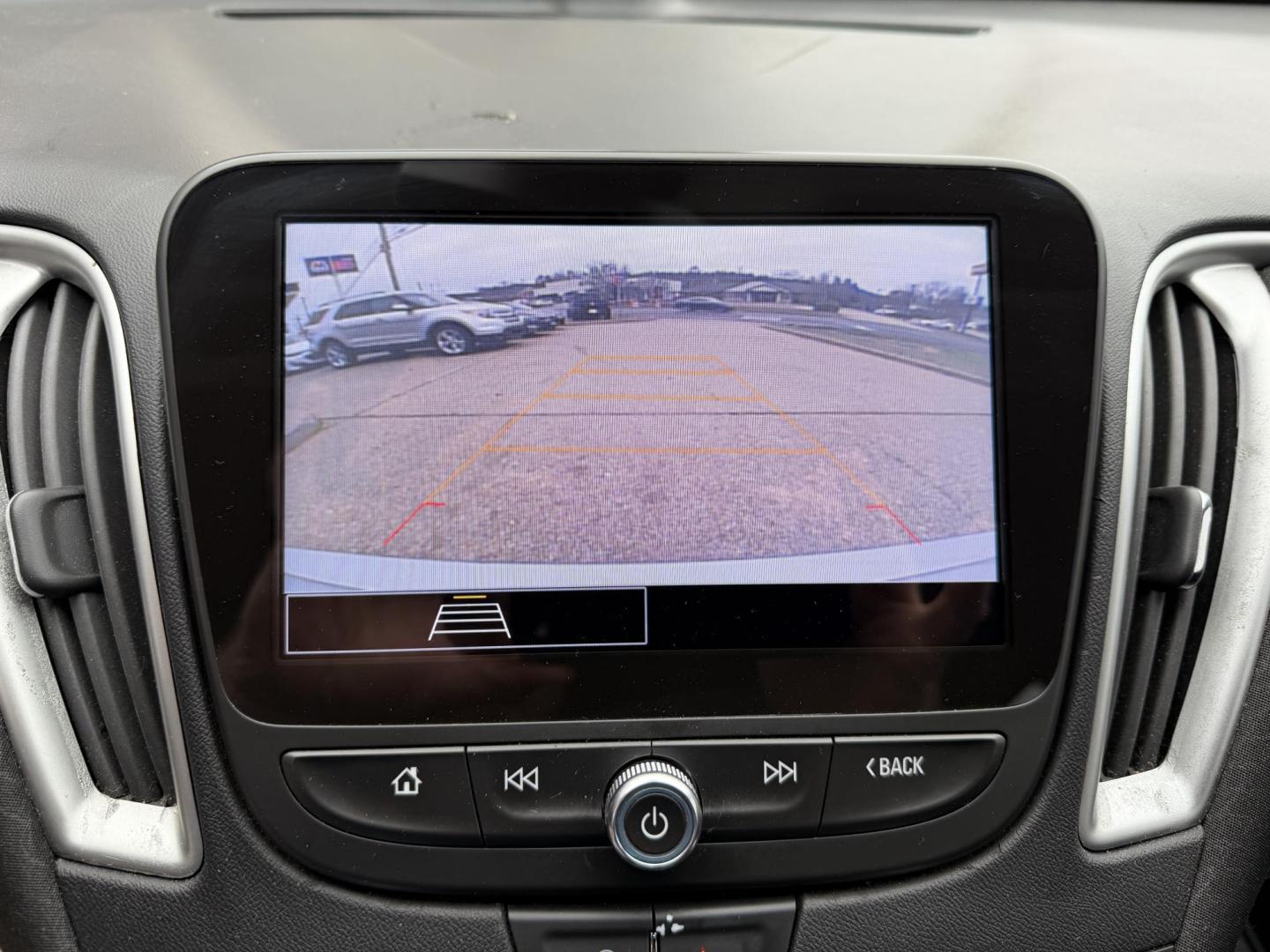 2022 SILVER CHEVROLET MALIBU LT (1LT) (1G1ZD5ST2NF) , located at 922 W. Beacon St., Philadelphia, MS, 39350, (601) 650-3675, 32.770447, -89.127151 - Photo#18