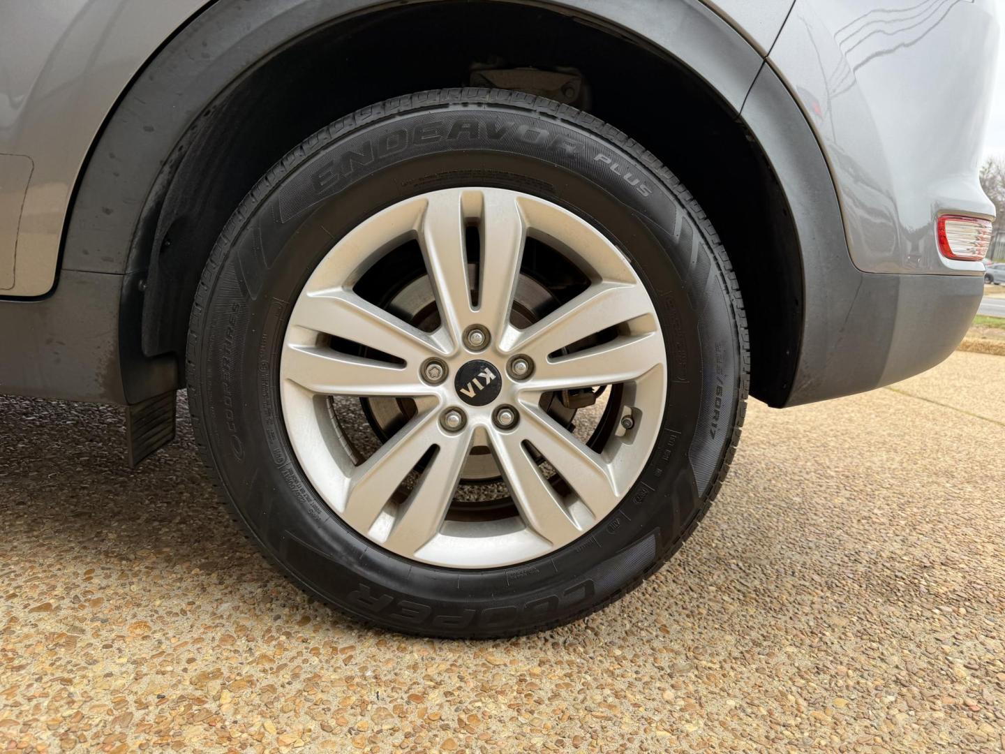 2017 GRAY KIA SPORTAGE LX (KNDPM3ACXH7) , located at 922 W. Beacon St., Philadelphia, MS, 39350, (601) 650-3675, 32.770447, -89.127151 - Photo#7