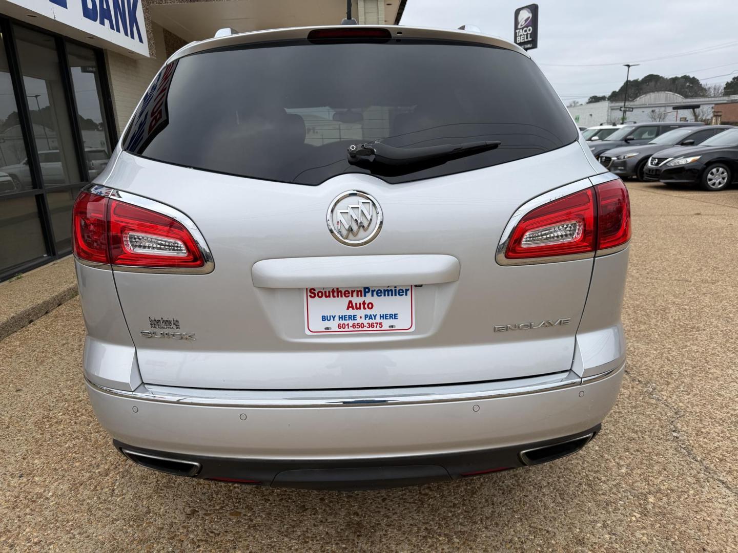 2017 SILVER BUICK ENCLAVE CONVENIENCE (5GAKRAKDXHJ) , located at 922 W. Beacon St., Philadelphia, MS, 39350, (601) 650-3675, 32.770447, -89.127151 - Photo#4
