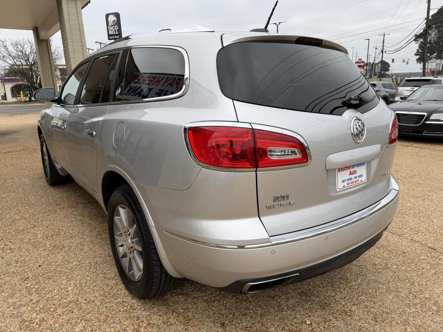 2017 SILVER BUICK ENCLAVE CONVENIENCE (5GAKRAKDXHJ) , located at 922 W. Beacon St., Philadelphia, MS, 39350, (601) 650-3675, 32.770447, -89.127151 - Photo#3