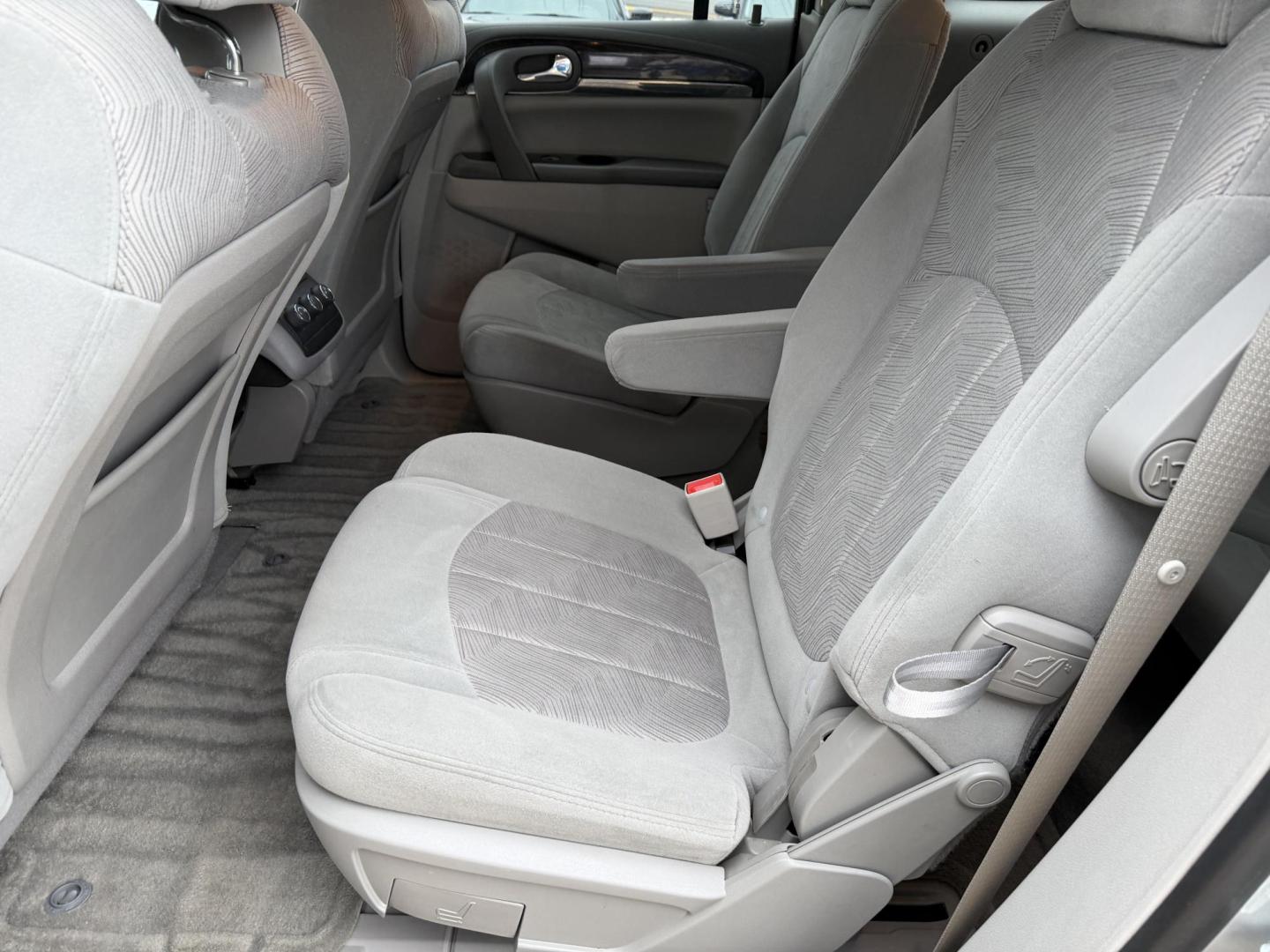 2017 SILVER BUICK ENCLAVE CONVENIENCE (5GAKRAKDXHJ) , located at 922 W. Beacon St., Philadelphia, MS, 39350, (601) 650-3675, 32.770447, -89.127151 - Photo#13