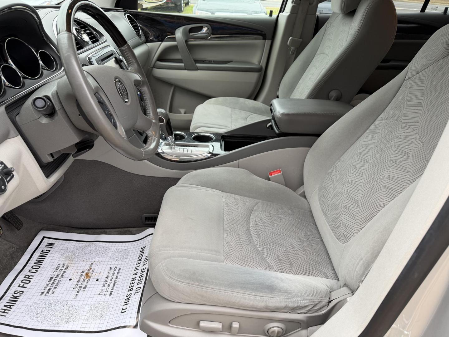 2017 SILVER BUICK ENCLAVE CONVENIENCE (5GAKRAKDXHJ) , located at 922 W. Beacon St., Philadelphia, MS, 39350, (601) 650-3675, 32.770447, -89.127151 - Photo#9