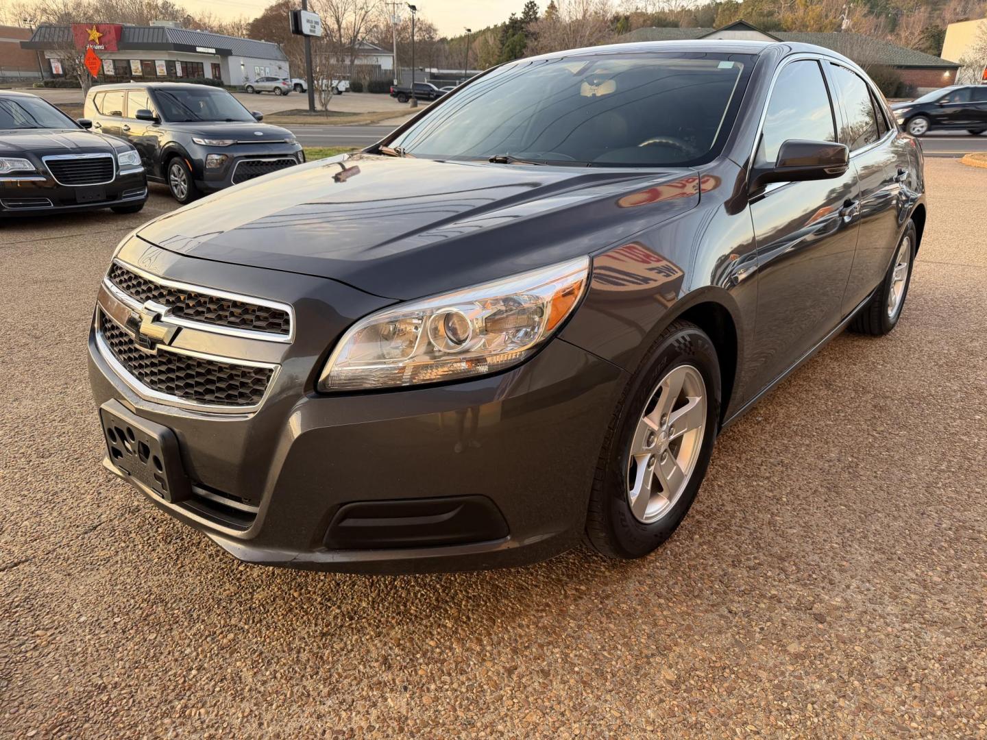 2013 GRAY CHEVROLET MALIBU 1LT (1G11C5SA7DF) , located at 922 W. Beacon St., Philadelphia, MS, 39350, (601) 650-3675, 32.770447, -89.127151 - Photo#2
