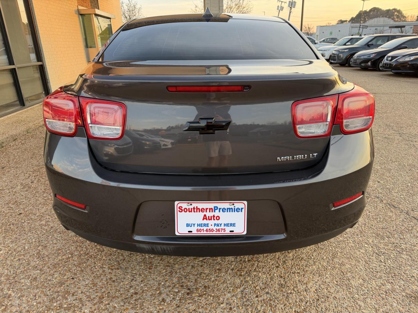 2013 GRAY CHEVROLET MALIBU 1LT (1G11C5SA7DF) , located at 922 W. Beacon St., Philadelphia, MS, 39350, (601) 650-3675, 32.770447, -89.127151 - Photo#4
