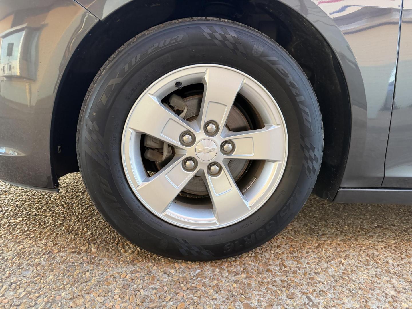 2013 GRAY CHEVROLET MALIBU 1LT (1G11C5SA7DF) , located at 922 W. Beacon St., Philadelphia, MS, 39350, (601) 650-3675, 32.770447, -89.127151 - Photo#7