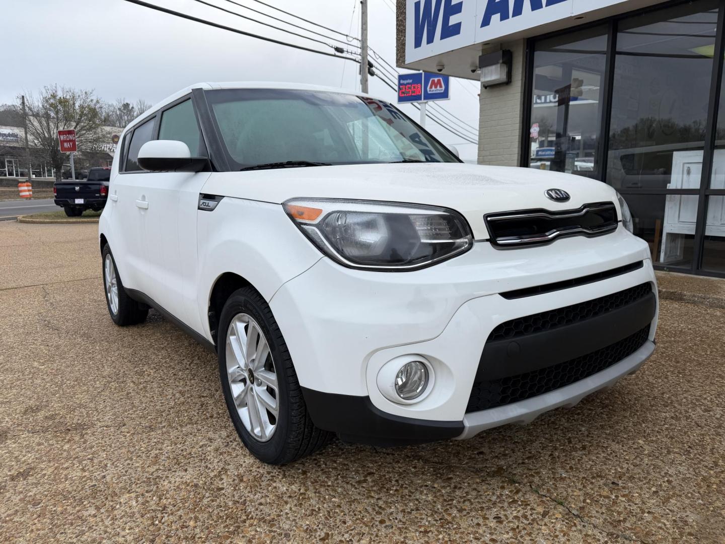 2019 WHITE KIA SOUL + (PLUS) (KNDJP3A55K7) , located at 922 W. Beacon St., Philadelphia, MS, 39350, (601) 650-3675, 32.770447, -89.127151 - Photo#0