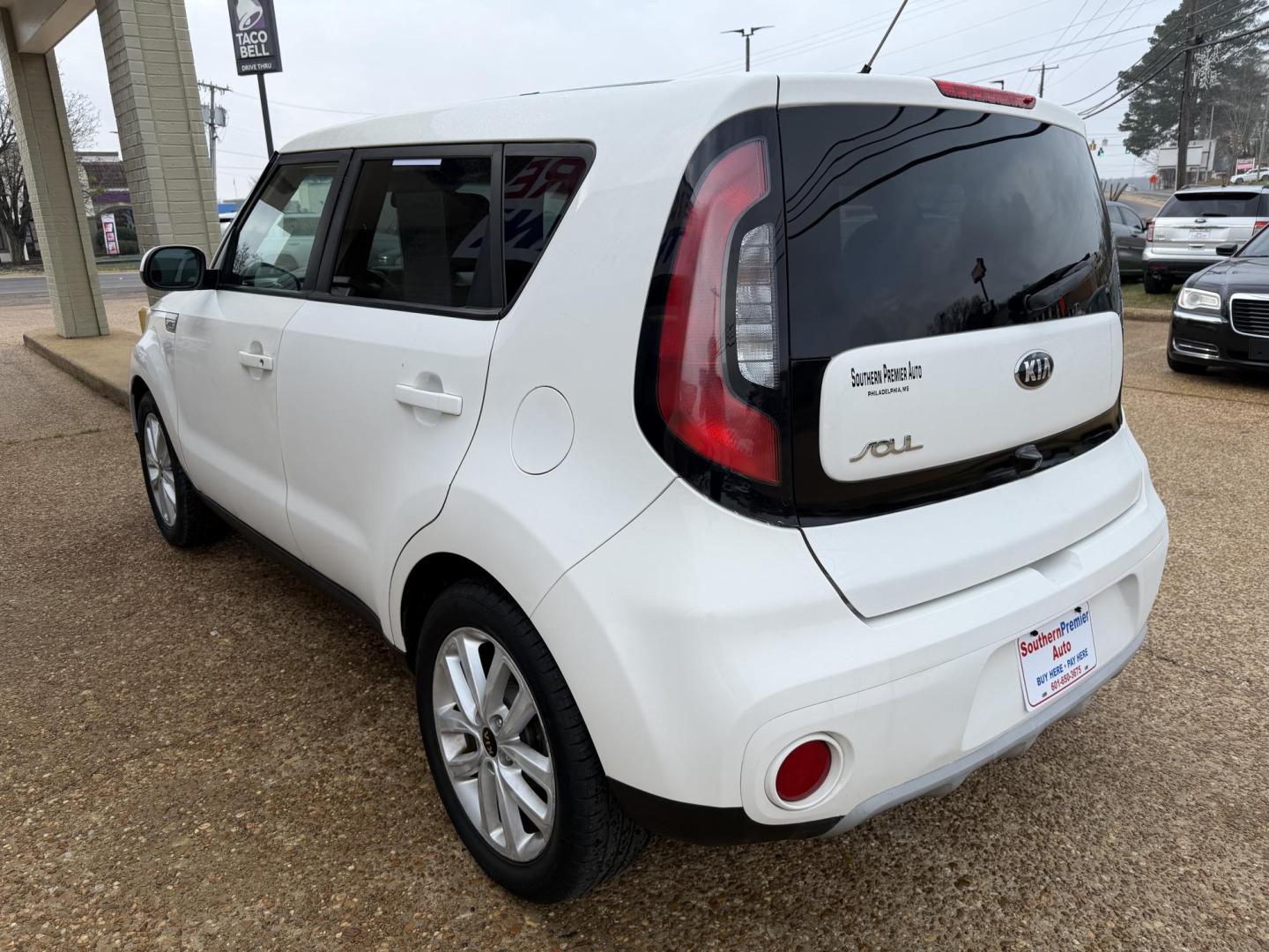 2019 WHITE KIA SOUL + (PLUS) (KNDJP3A55K7) , located at 922 W. Beacon St., Philadelphia, MS, 39350, (601) 650-3675, 32.770447, -89.127151 - Photo#3