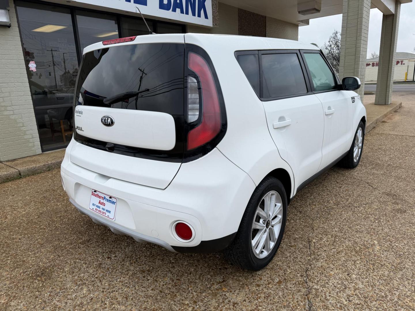 2019 WHITE KIA SOUL + (PLUS) (KNDJP3A55K7) , located at 922 W. Beacon St., Philadelphia, MS, 39350, (601) 650-3675, 32.770447, -89.127151 - Photo#5
