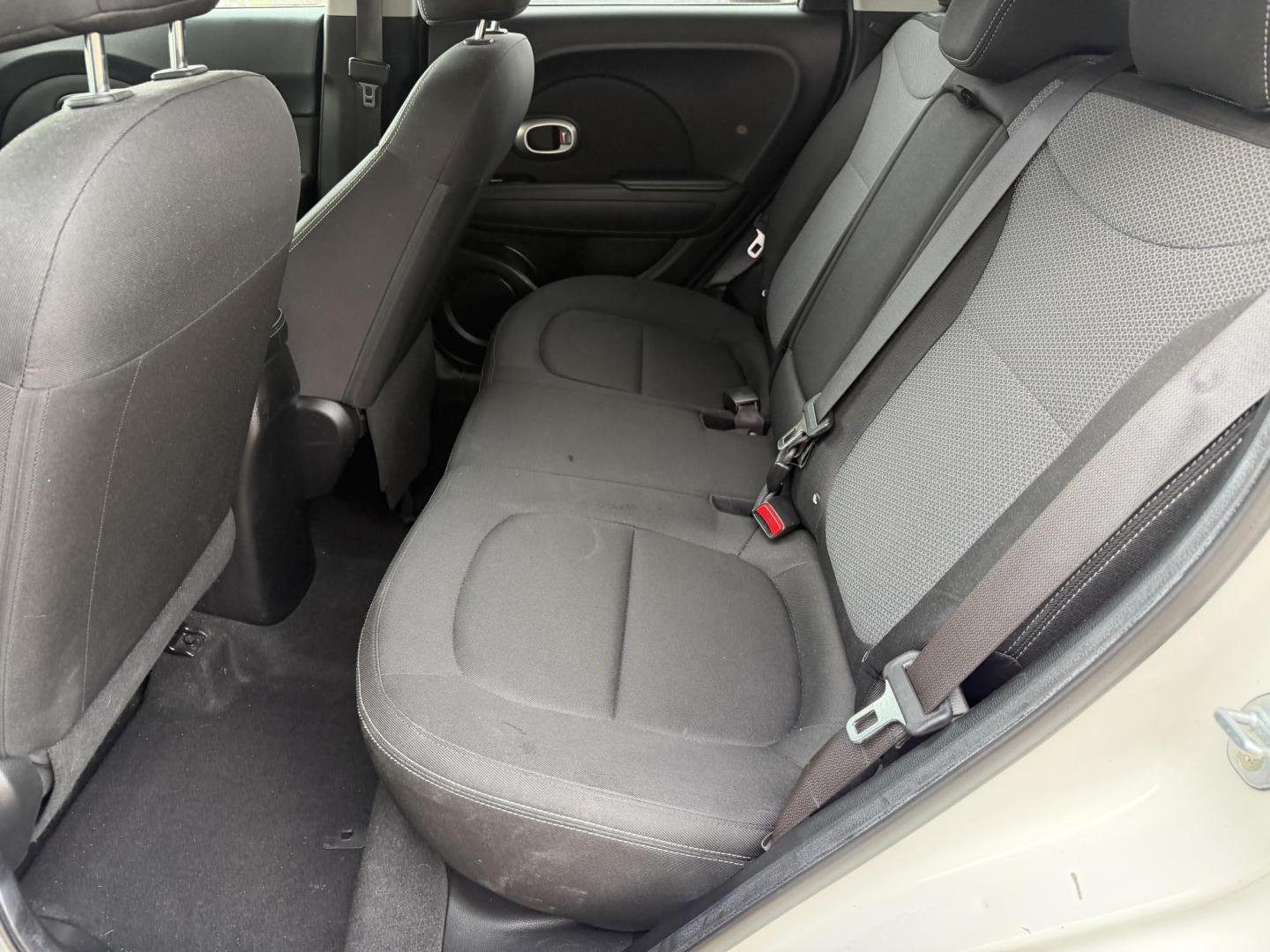 2019 WHITE KIA SOUL + (PLUS) (KNDJP3A55K7) , located at 922 W. Beacon St., Philadelphia, MS, 39350, (601) 650-3675, 32.770447, -89.127151 - Photo#13