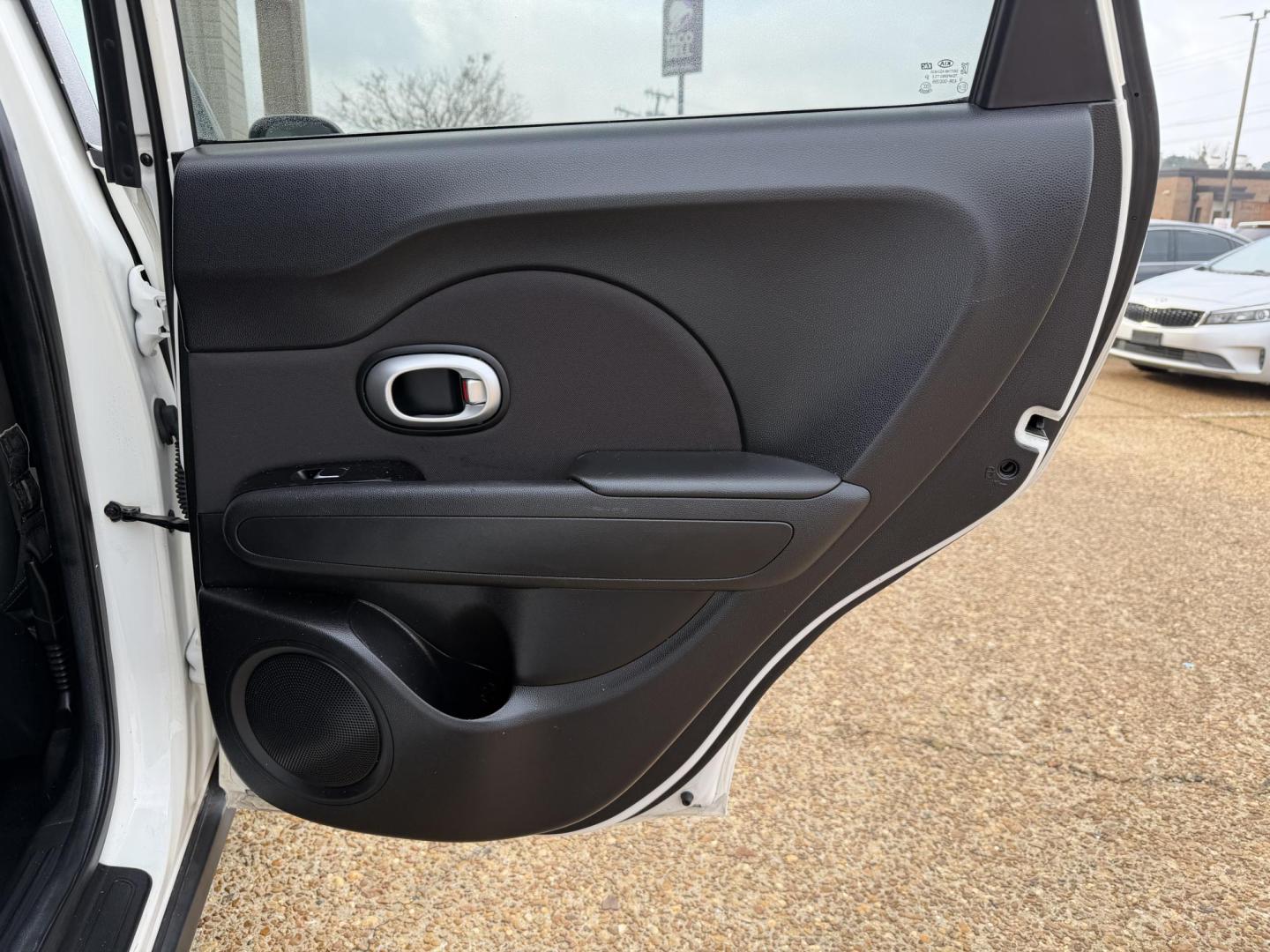 2019 WHITE KIA SOUL + (PLUS) (KNDJP3A55K7) , located at 922 W. Beacon St., Philadelphia, MS, 39350, (601) 650-3675, 32.770447, -89.127151 - Photo#15