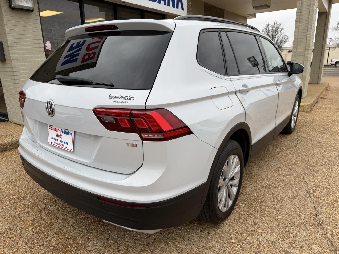 2018 SILVER VOLKSWAGEN TIGUAN S (3VV1B7AX6JM) , located at 922 W. Beacon St., Philadelphia, MS, 39350, (601) 650-3675, 32.770447, -89.127151 - Photo#5
