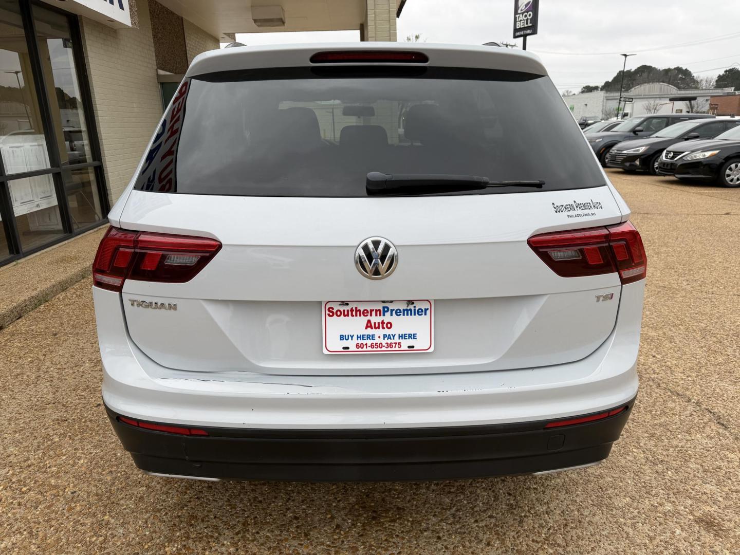 2018 SILVER VOLKSWAGEN TIGUAN S (3VV1B7AX6JM) , located at 922 W. Beacon St., Philadelphia, MS, 39350, (601) 650-3675, 32.770447, -89.127151 - Photo#4