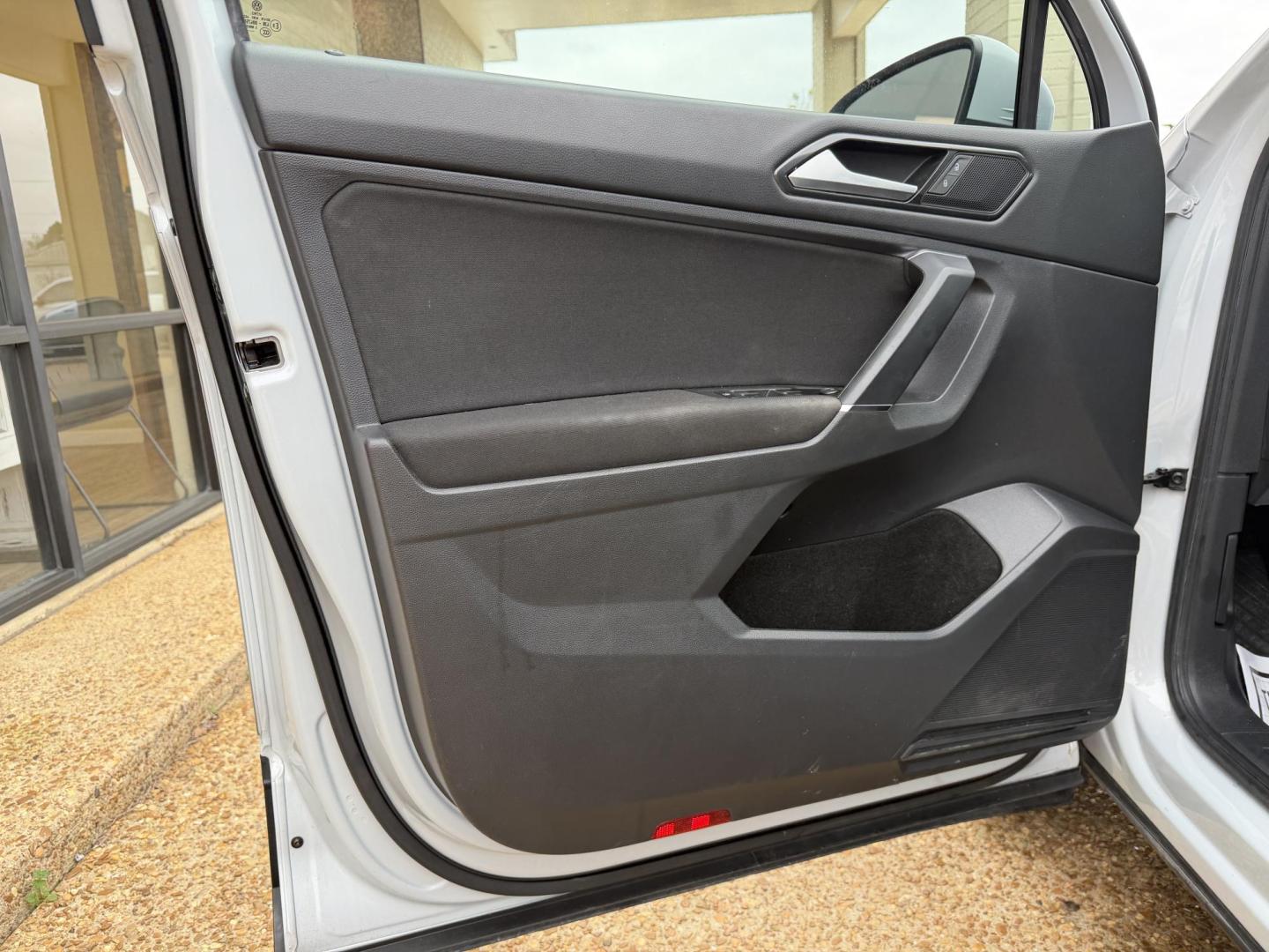 2018 SILVER VOLKSWAGEN TIGUAN S (3VV1B7AX6JM) , located at 922 W. Beacon St., Philadelphia, MS, 39350, (601) 650-3675, 32.770447, -89.127151 - Photo#8