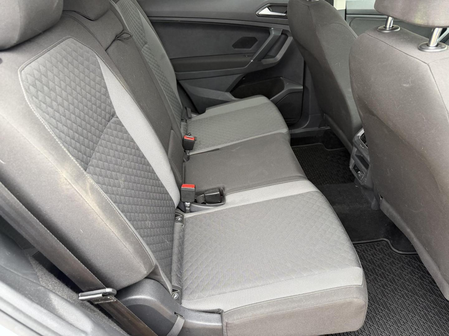 2018 SILVER VOLKSWAGEN TIGUAN S (3VV1B7AX6JM) , located at 922 W. Beacon St., Philadelphia, MS, 39350, (601) 650-3675, 32.770447, -89.127151 - Photo#14