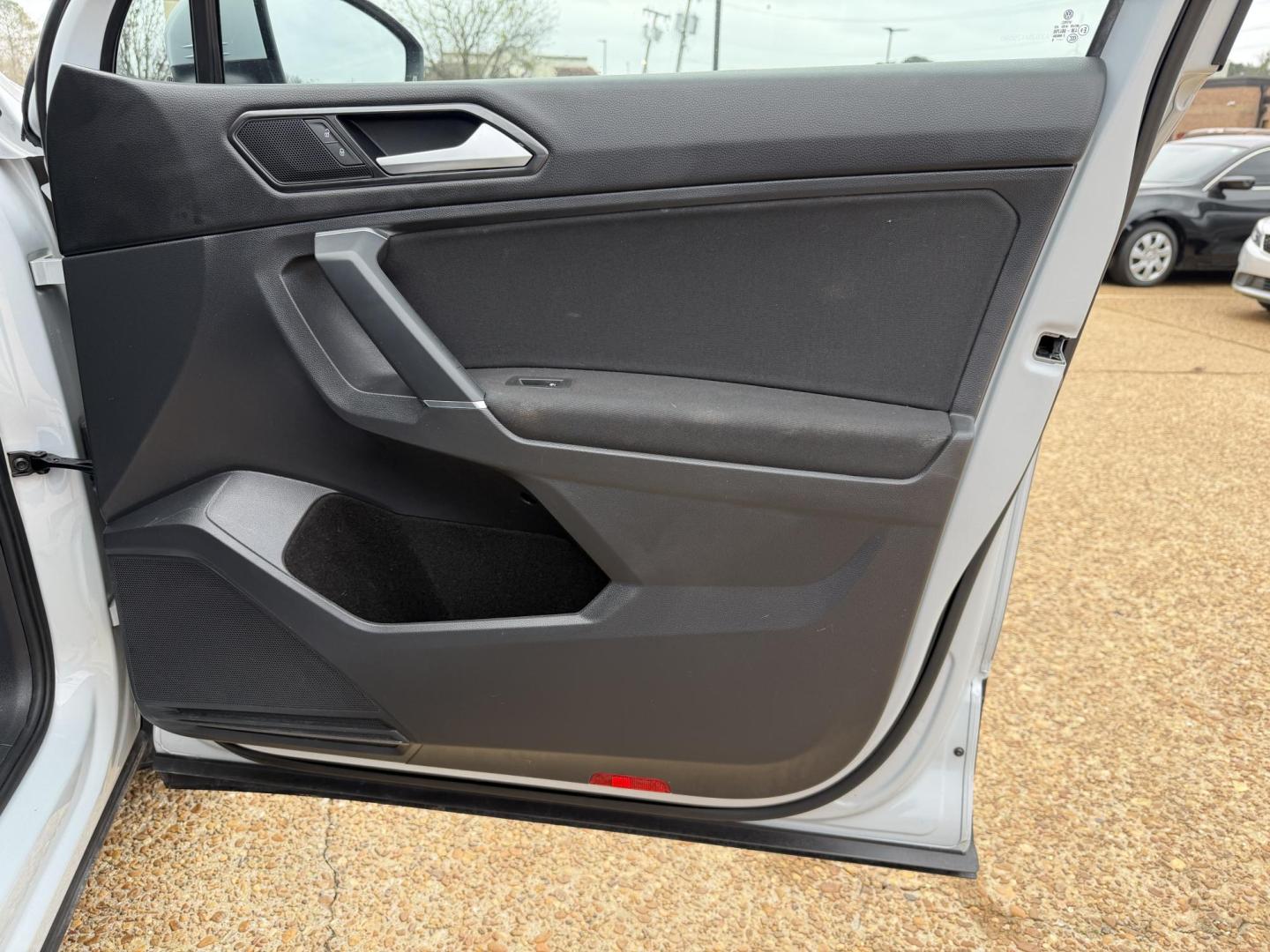 2018 SILVER VOLKSWAGEN TIGUAN S (3VV1B7AX6JM) , located at 922 W. Beacon St., Philadelphia, MS, 39350, (601) 650-3675, 32.770447, -89.127151 - Photo#11