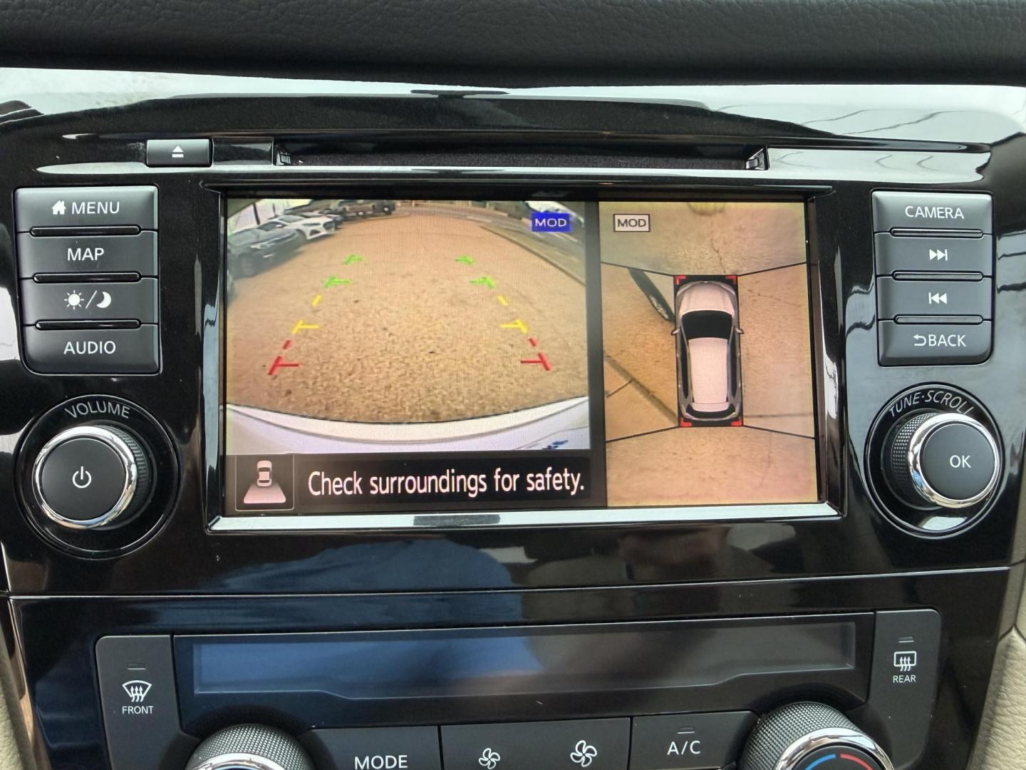 2018 WHITE NISSAN ROGUE SV (5N1AT2MT4JC) , located at 922 W. Beacon St., Philadelphia, MS, 39350, (601) 650-3675, 32.770447, -89.127151 - Photo#18