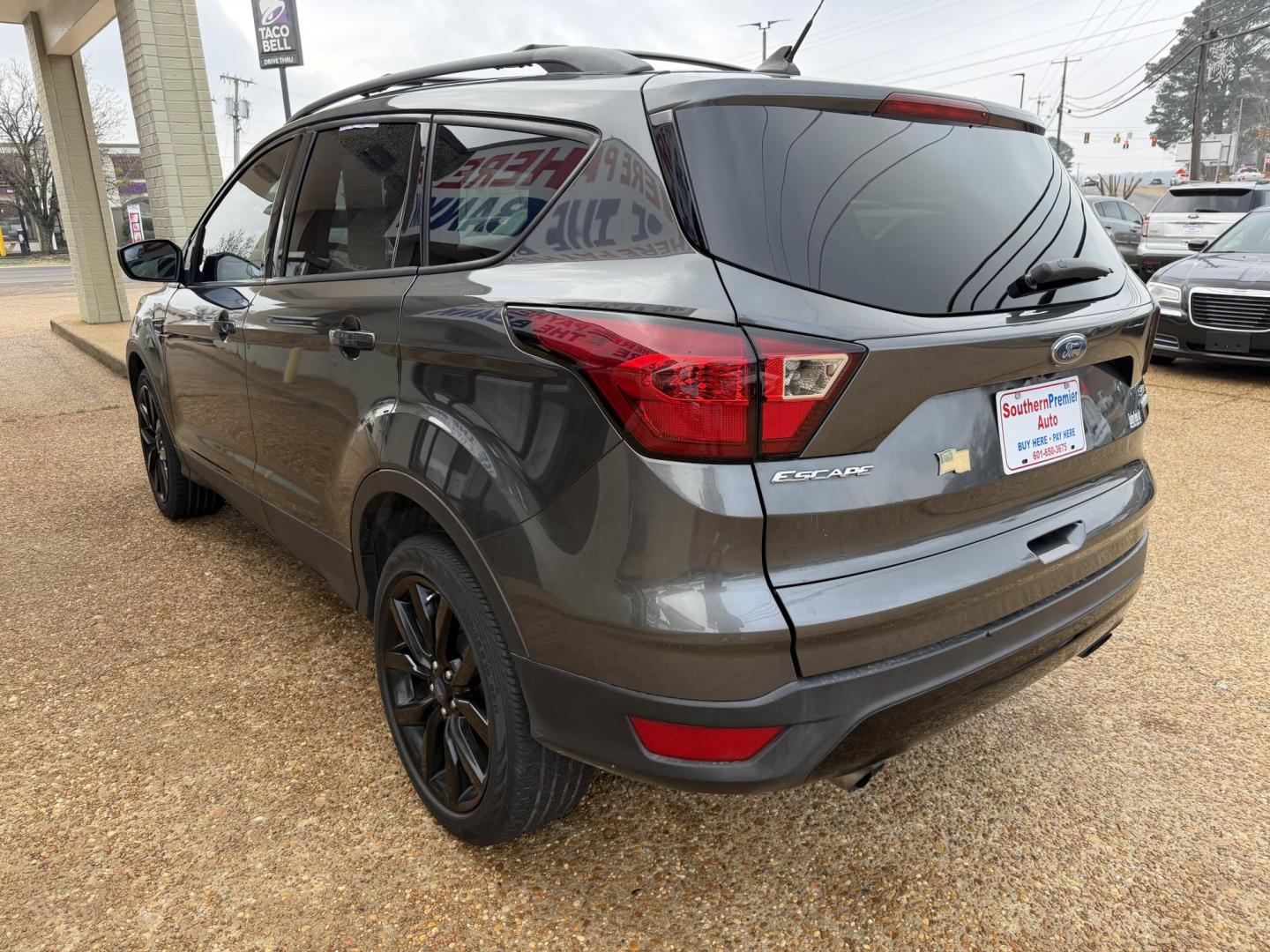 2019 GRAY FORD ESCAPE SE (1FMCU0GD1KU) , located at 922 W. Beacon St., Philadelphia, MS, 39350, (601) 650-3675, 32.770447, -89.127151 - Photo#3
