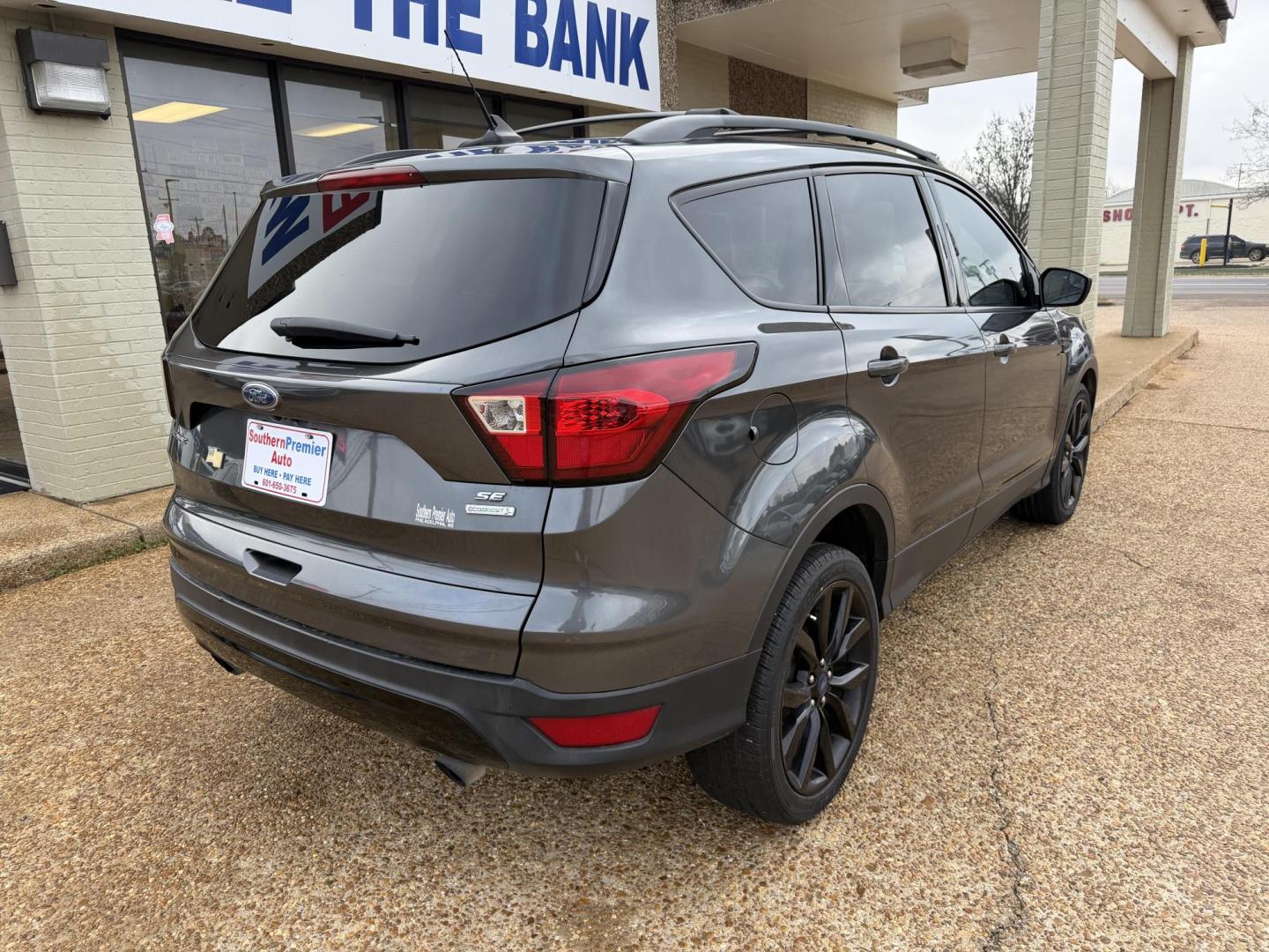 2019 GRAY FORD ESCAPE SE (1FMCU0GD1KU) , located at 922 W. Beacon St., Philadelphia, MS, 39350, (601) 650-3675, 32.770447, -89.127151 - Photo#5