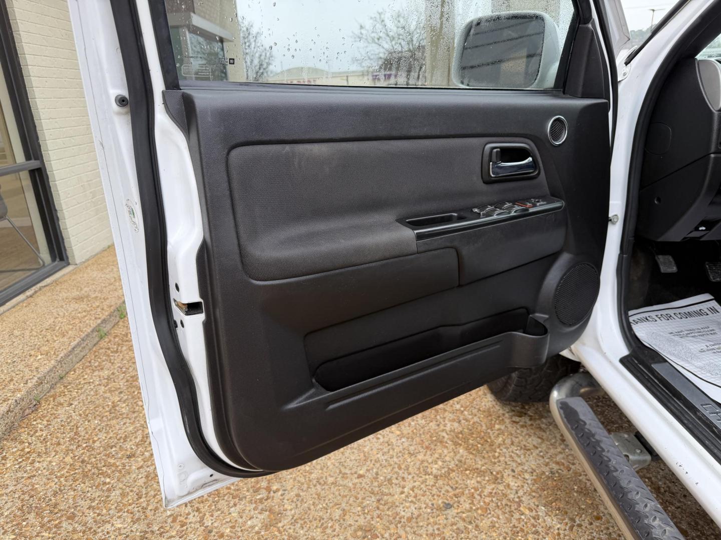 2011 WHITE CHEVROLET COLORADO 2LT (1GCHSDFE2B8) , located at 922 W. Beacon St., Philadelphia, MS, 39350, (601) 650-3675, 32.770447, -89.127151 - Photo#8