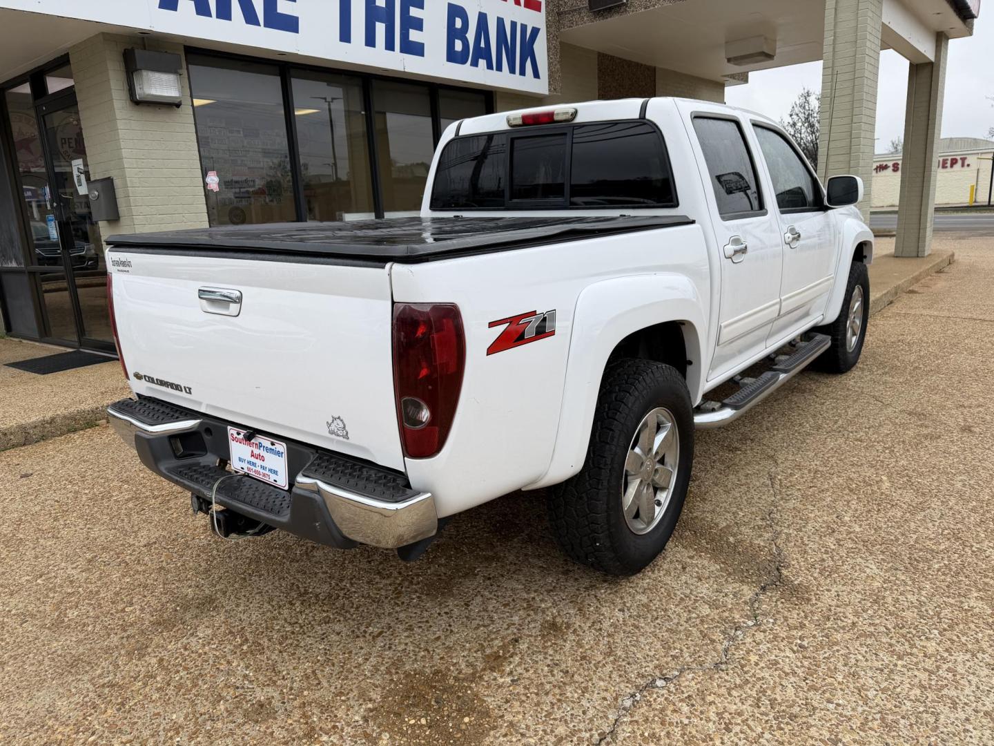 2011 WHITE CHEVROLET COLORADO 2LT (1GCHSDFE2B8) , located at 922 W. Beacon St., Philadelphia, MS, 39350, (601) 650-3675, 32.770447, -89.127151 - Photo#5
