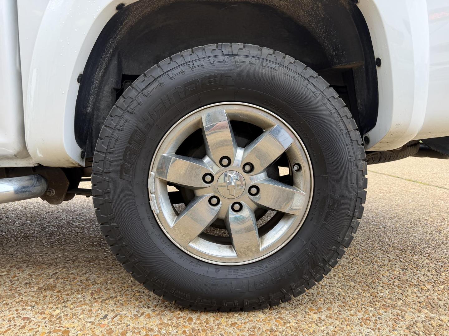 2011 WHITE CHEVROLET COLORADO 2LT (1GCHSDFE2B8) , located at 922 W. Beacon St., Philadelphia, MS, 39350, (601) 650-3675, 32.770447, -89.127151 - Photo#7