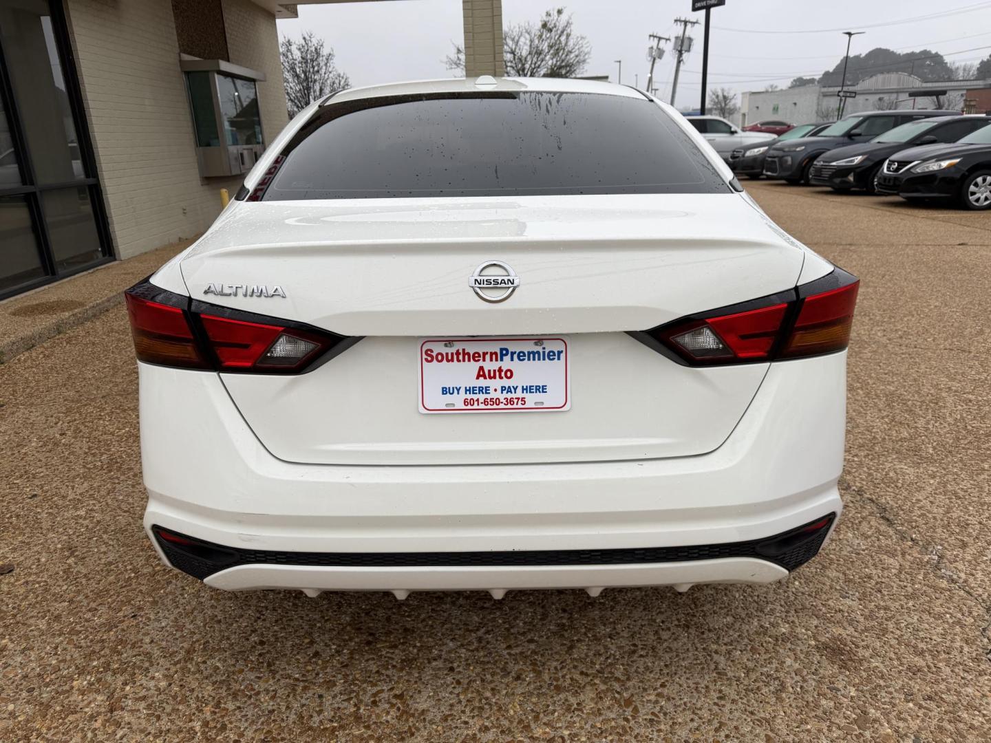 2020 WHITE NISSAN ALTIMA 2.5 S (1N4BL4BV2LC) , located at 922 W. Beacon St., Philadelphia, MS, 39350, (601) 650-3675, 32.770447, -89.127151 - Photo#4