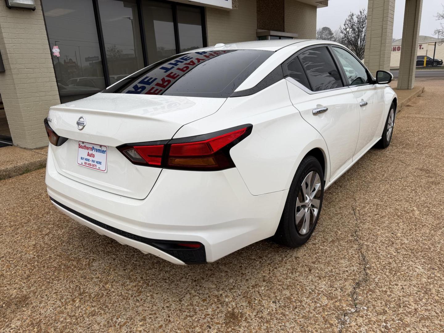 2020 WHITE NISSAN ALTIMA 2.5 S (1N4BL4BV2LC) , located at 922 W. Beacon St., Philadelphia, MS, 39350, (601) 650-3675, 32.770447, -89.127151 - Photo#5