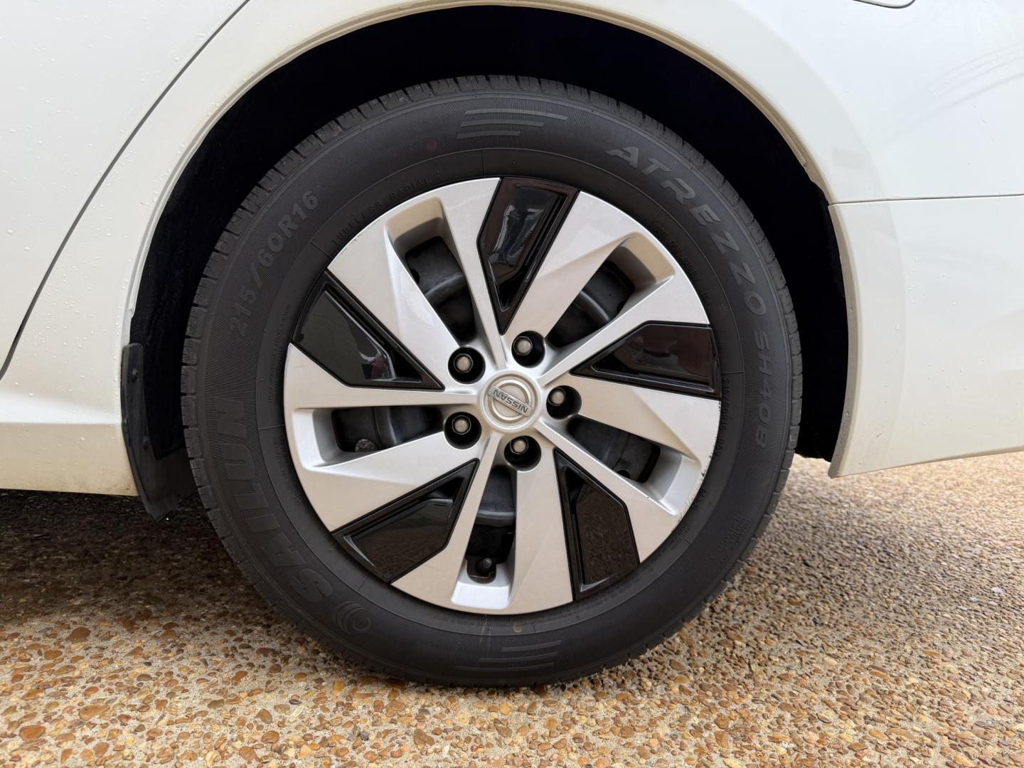 2020 WHITE NISSAN ALTIMA 2.5 S (1N4BL4BV2LC) , located at 922 W. Beacon St., Philadelphia, MS, 39350, (601) 650-3675, 32.770447, -89.127151 - Photo#7