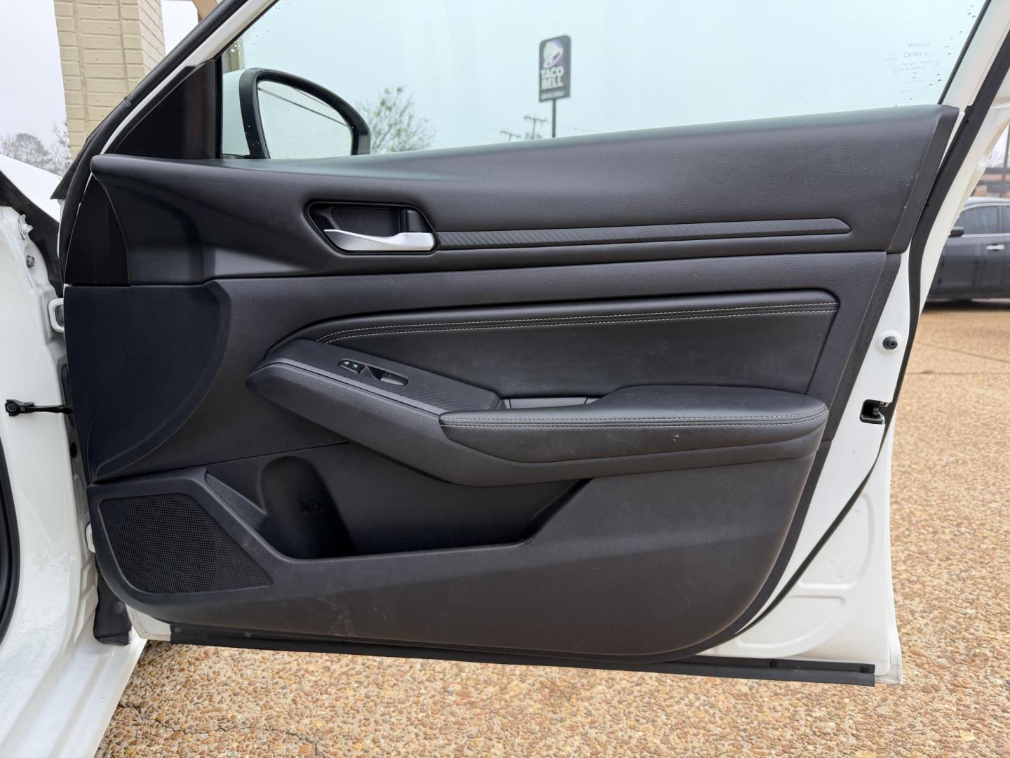 2020 WHITE NISSAN ALTIMA 2.5 S (1N4BL4BV2LC) , located at 922 W. Beacon St., Philadelphia, MS, 39350, (601) 650-3675, 32.770447, -89.127151 - Photo#11