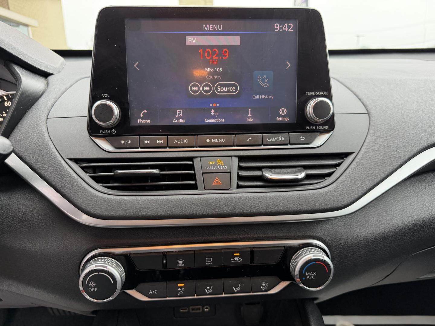 2020 WHITE NISSAN ALTIMA 2.5 S (1N4BL4BV2LC) , located at 922 W. Beacon St., Philadelphia, MS, 39350, (601) 650-3675, 32.770447, -89.127151 - Photo#17