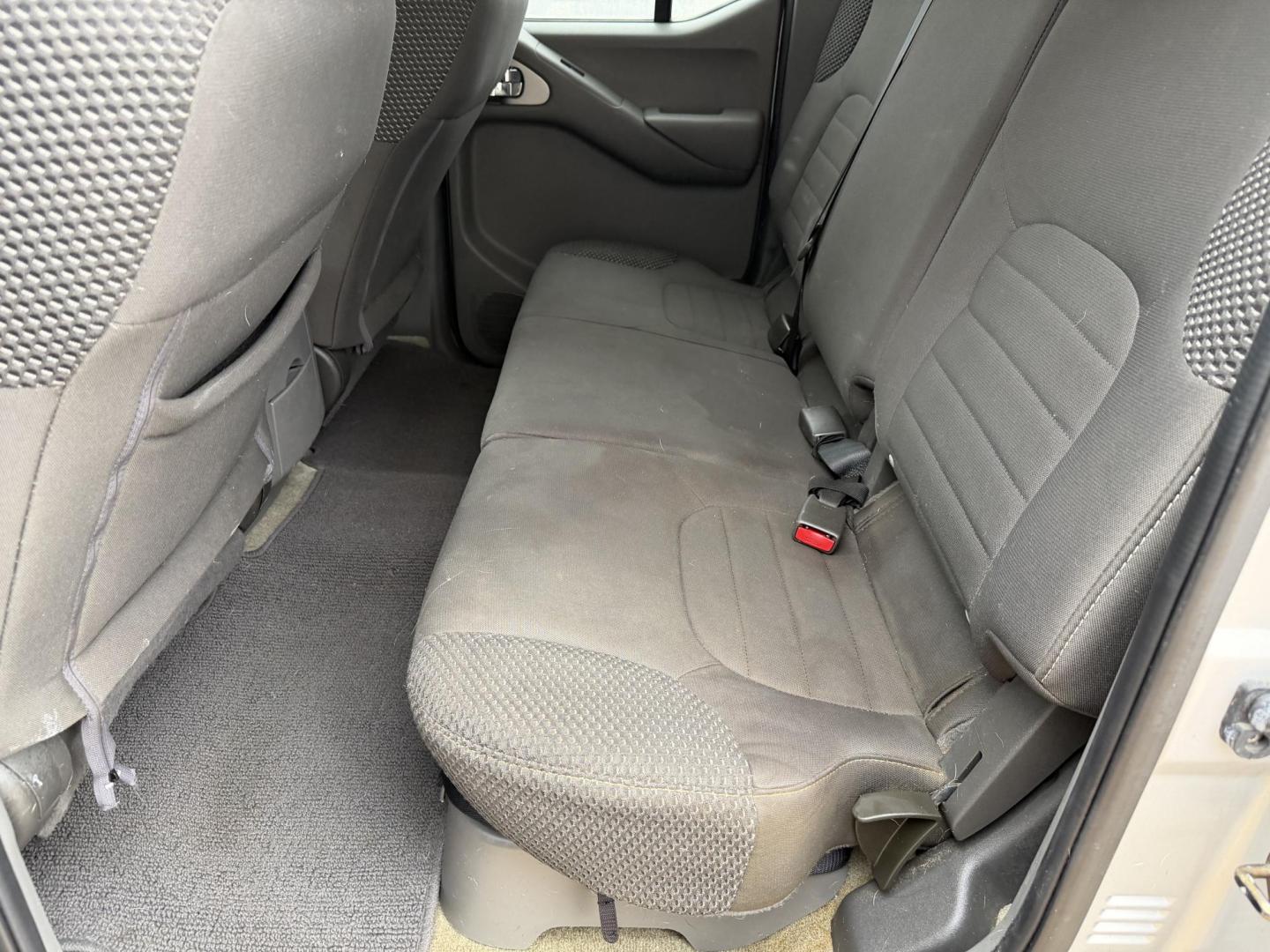 2015 SILVER NISSAN FRONTIER DESERT RUN (1N6AD0ER5FN) , located at 922 W. Beacon St., Philadelphia, MS, 39350, (601) 650-3675, 32.770447, -89.127151 - Photo#13