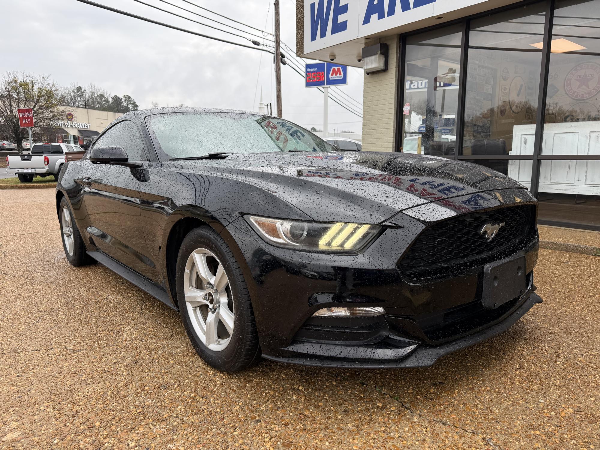 photo of 2017 FORD MUSTANG BASE 