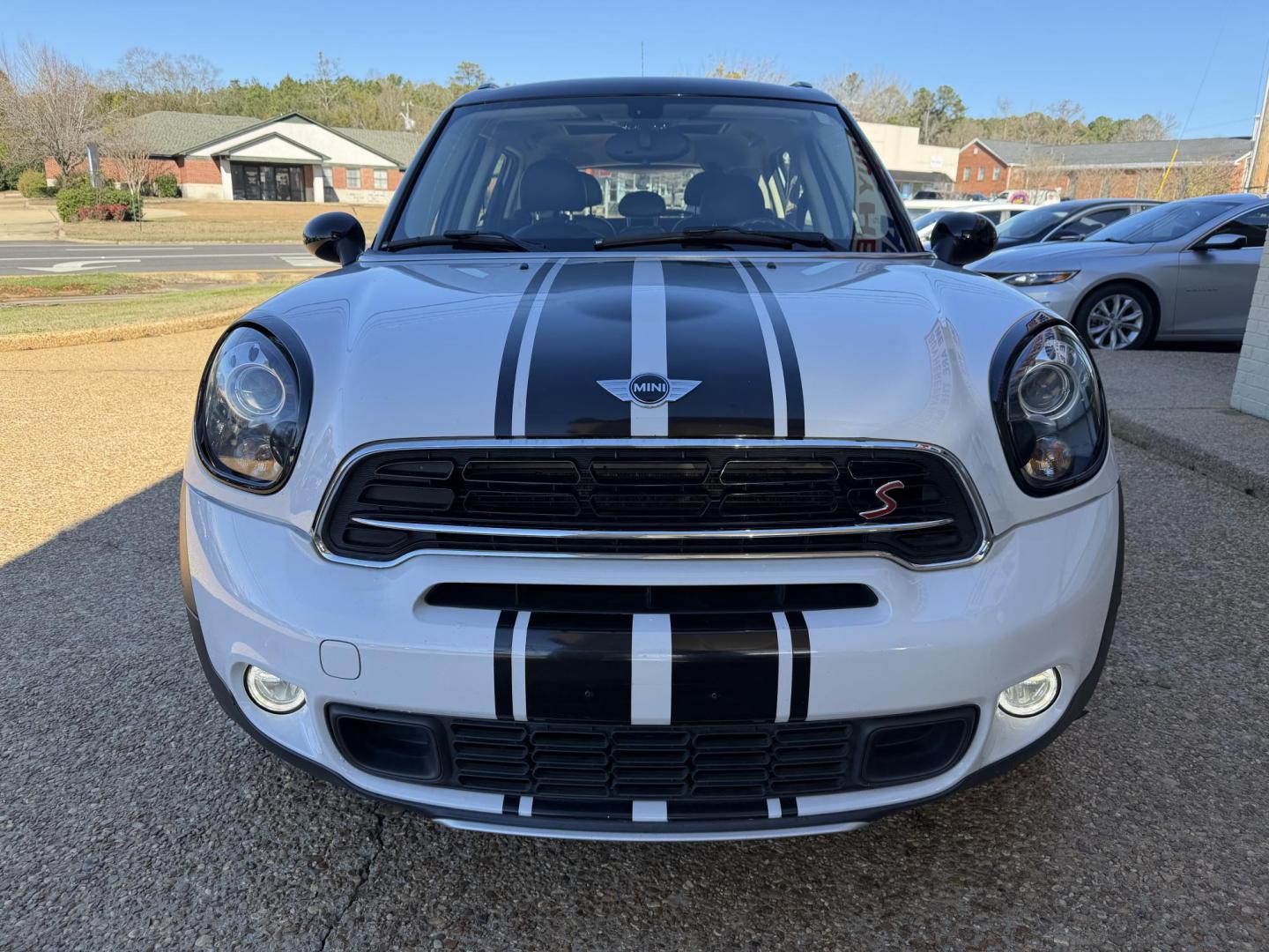 2016 WHITE MINI COUNTRYMAN COOPER S (WMWZC5C5XGW) , located at 922 W. Beacon St., Philadelphia, MS, 39350, (601) 650-3675, 32.770447, -89.127151 - Photo#1