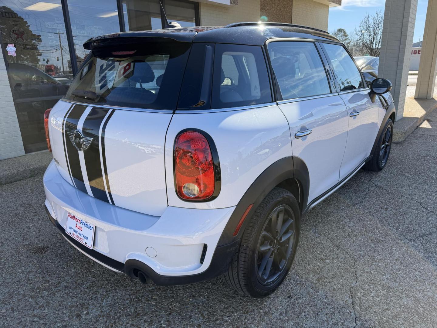 2016 WHITE MINI COUNTRYMAN COOPER S (WMWZC5C5XGW) , located at 922 W. Beacon St., Philadelphia, MS, 39350, (601) 650-3675, 32.770447, -89.127151 - Photo#5