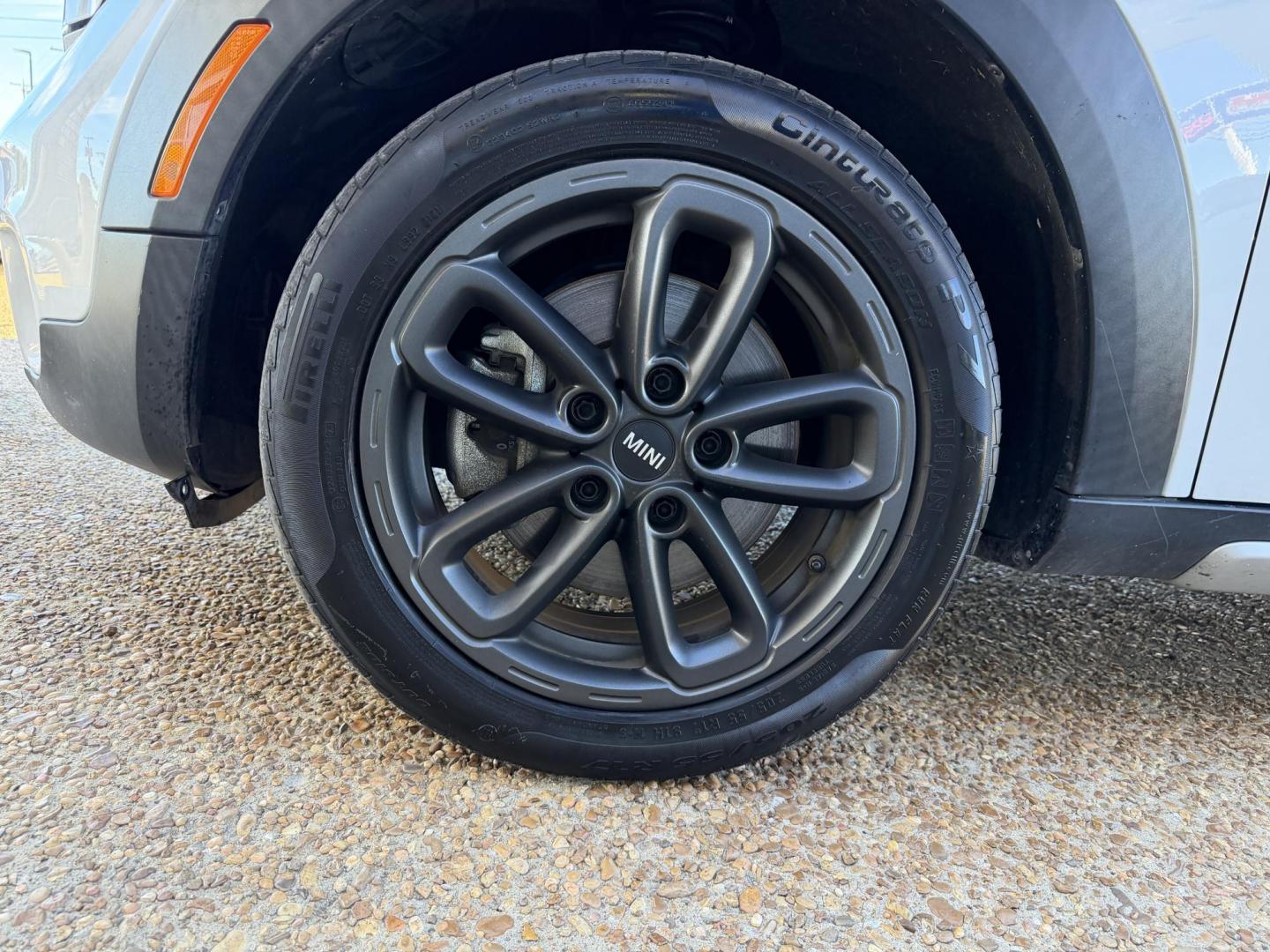 2016 WHITE MINI COUNTRYMAN COOPER S (WMWZC5C5XGW) , located at 922 W. Beacon St., Philadelphia, MS, 39350, (601) 650-3675, 32.770447, -89.127151 - Photo#7