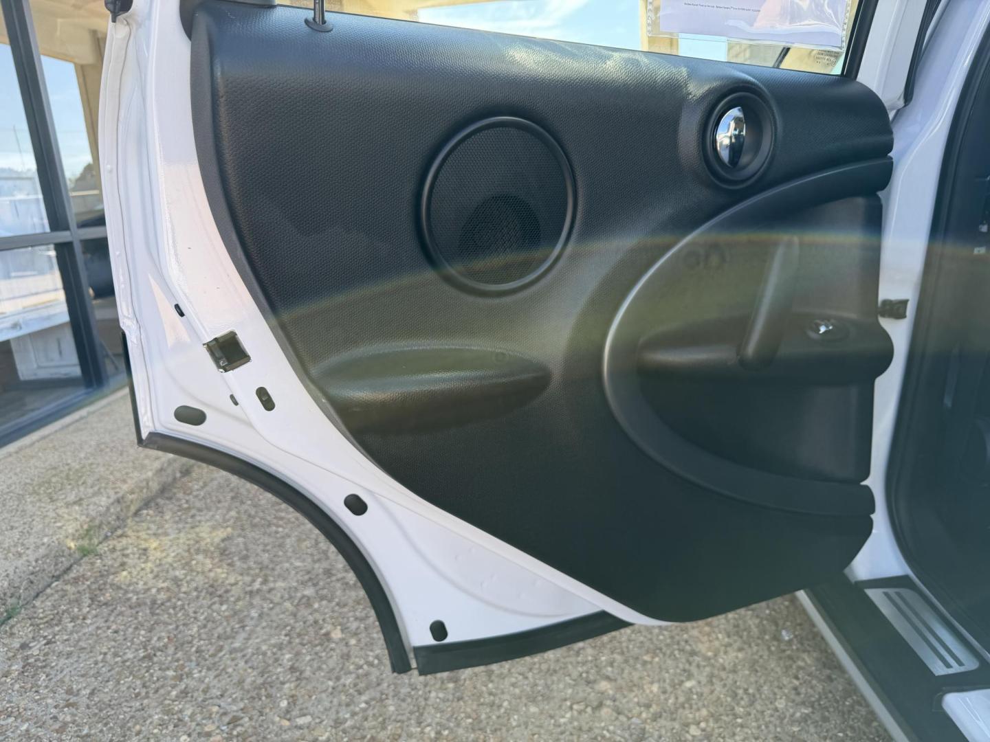 2016 WHITE MINI COUNTRYMAN COOPER S (WMWZC5C5XGW) , located at 922 W. Beacon St., Philadelphia, MS, 39350, (601) 650-3675, 32.770447, -89.127151 - Photo#12