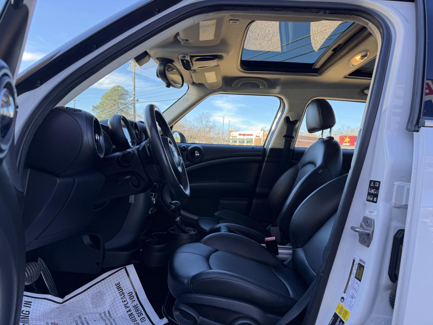 2016 WHITE MINI COUNTRYMAN COOPER S (WMWZC5C5XGW) , located at 922 W. Beacon St., Philadelphia, MS, 39350, (601) 650-3675, 32.770447, -89.127151 - Photo#9